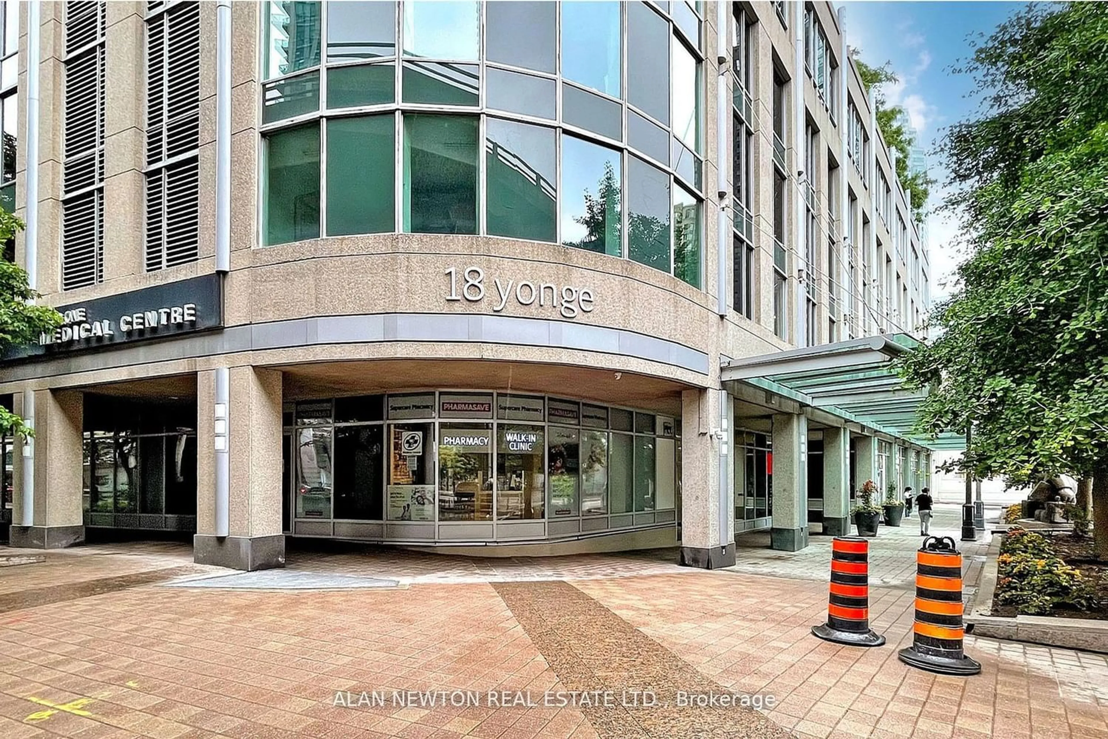 A pic from exterior of the house or condo for 18 Yonge St #3610, Toronto Ontario M5E 1Z8