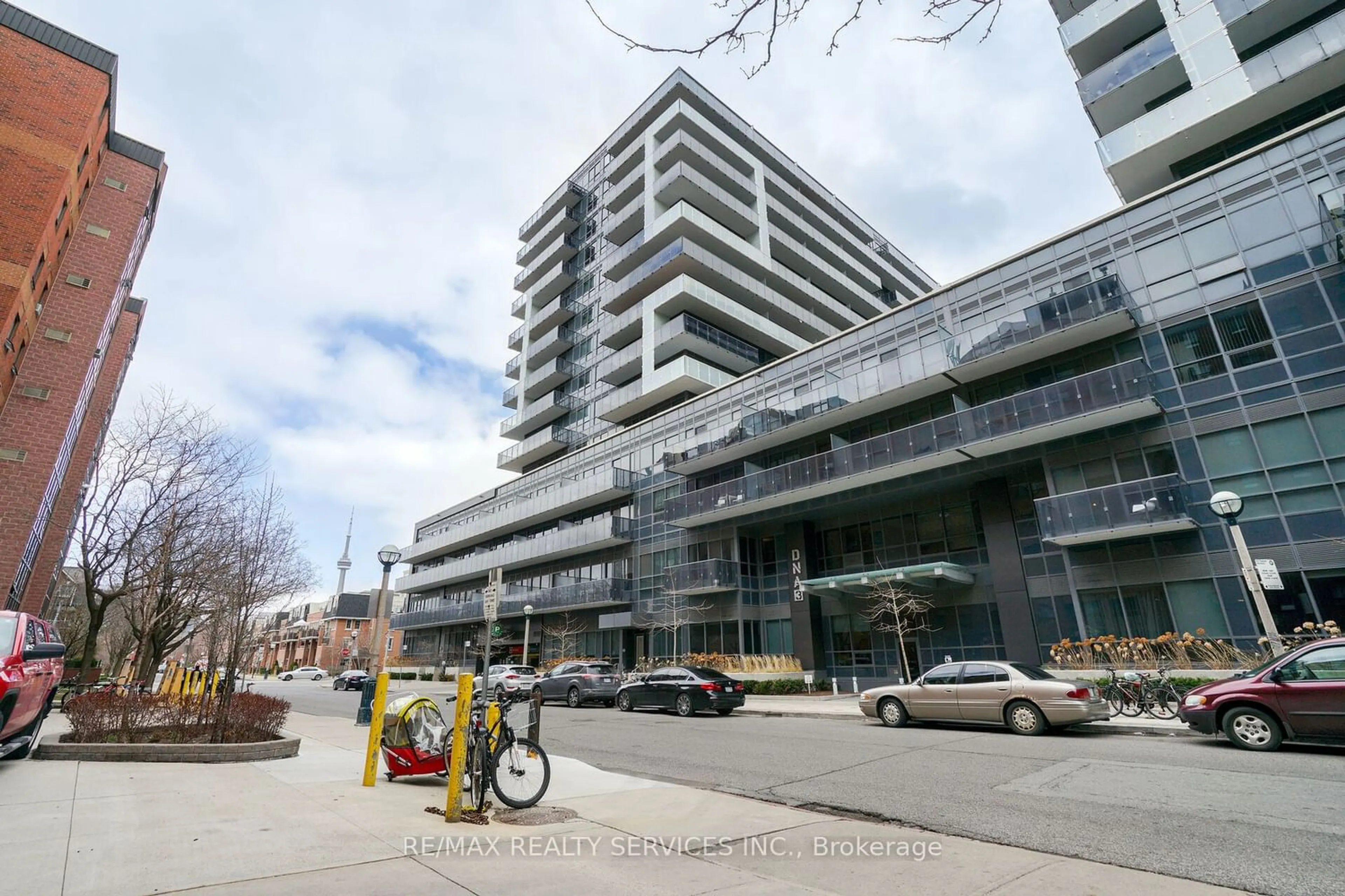 A pic from exterior of the house or condo for 1030 King St #1114, Toronto Ontario M6K 0B4