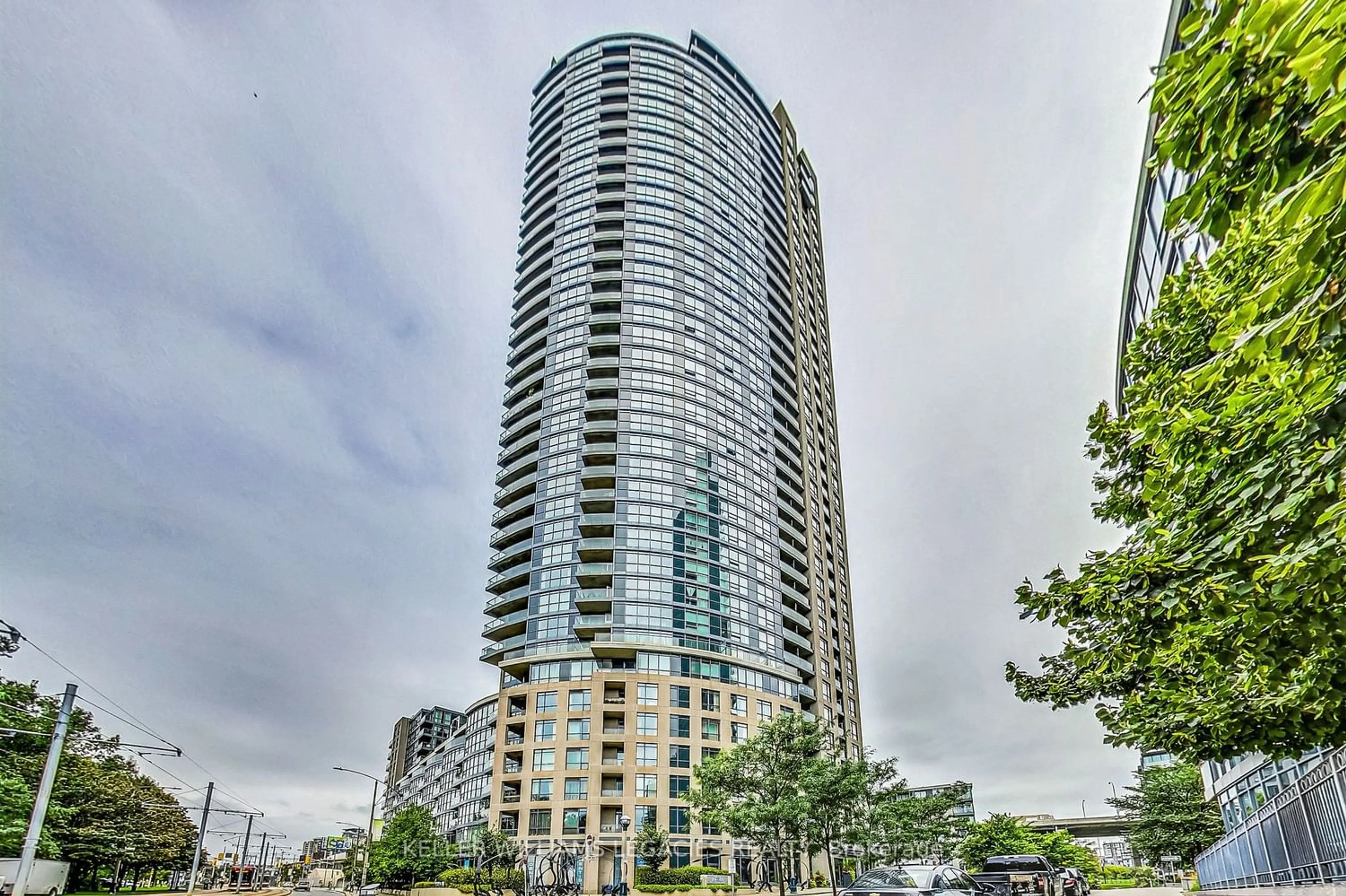 A pic from exterior of the house or condo for 219 Fort York Blvd #304, Toronto Ontario M5V 1B1