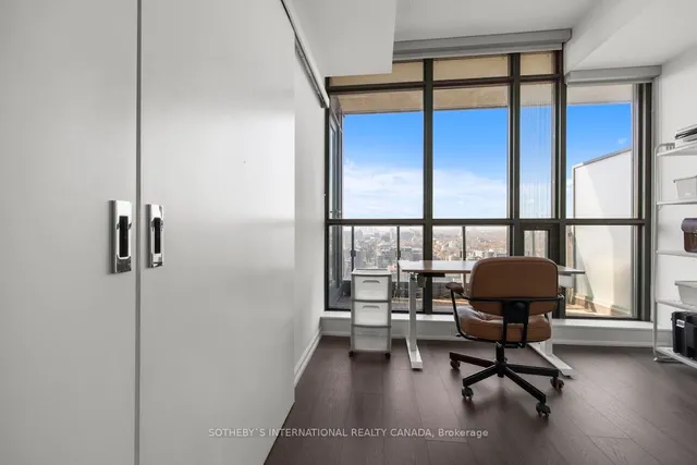 Additional property image - 8 Charlotte St Unit 3007