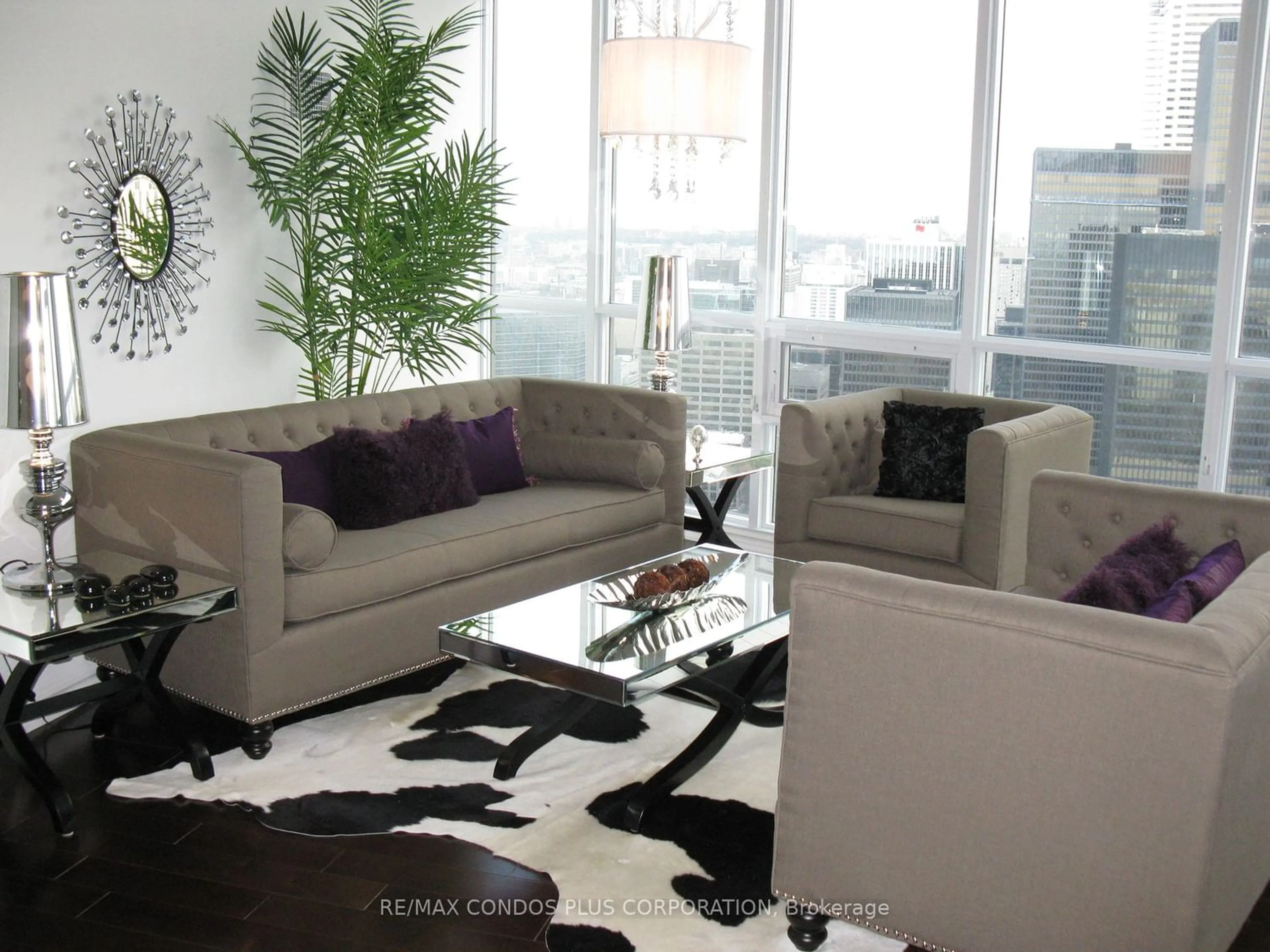 Living room for 65 Bremner Blvd #PH5103, Toronto Ontario M5J 0A7