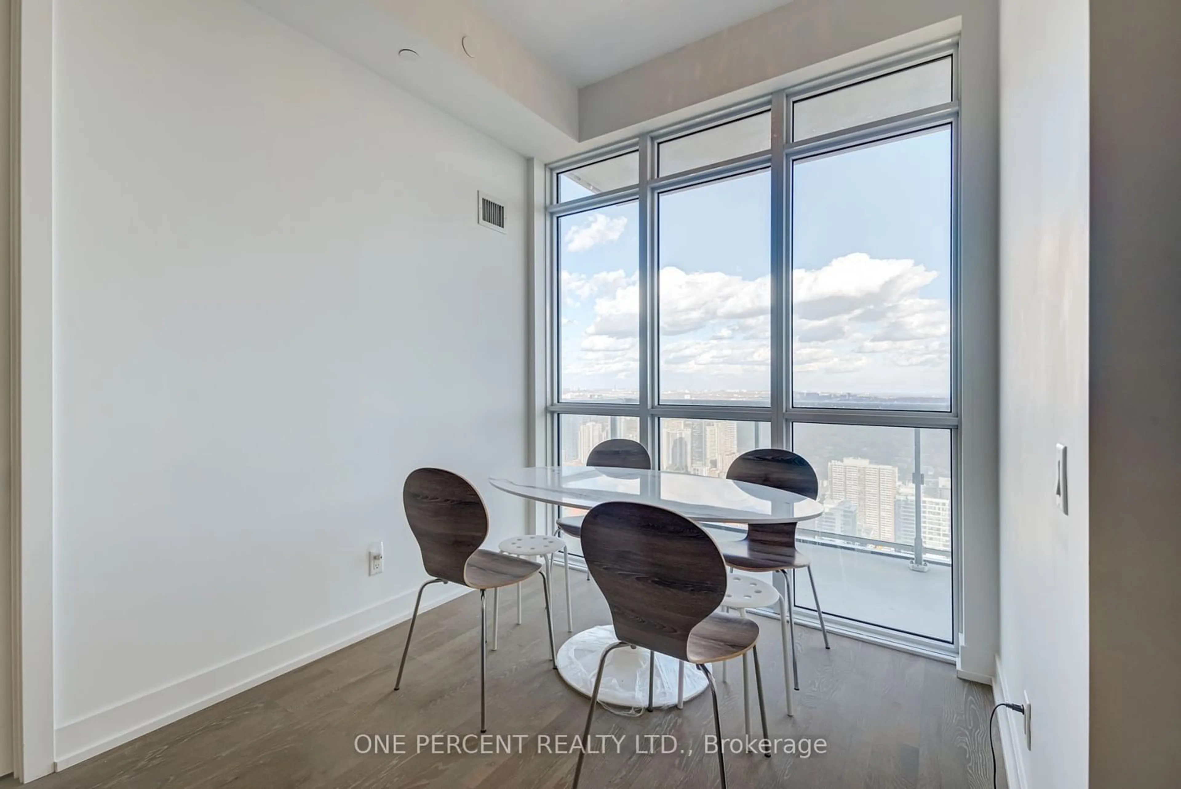 Dining room for 7 Grenville St #6108, Toronto Ontario M4Y 1A1