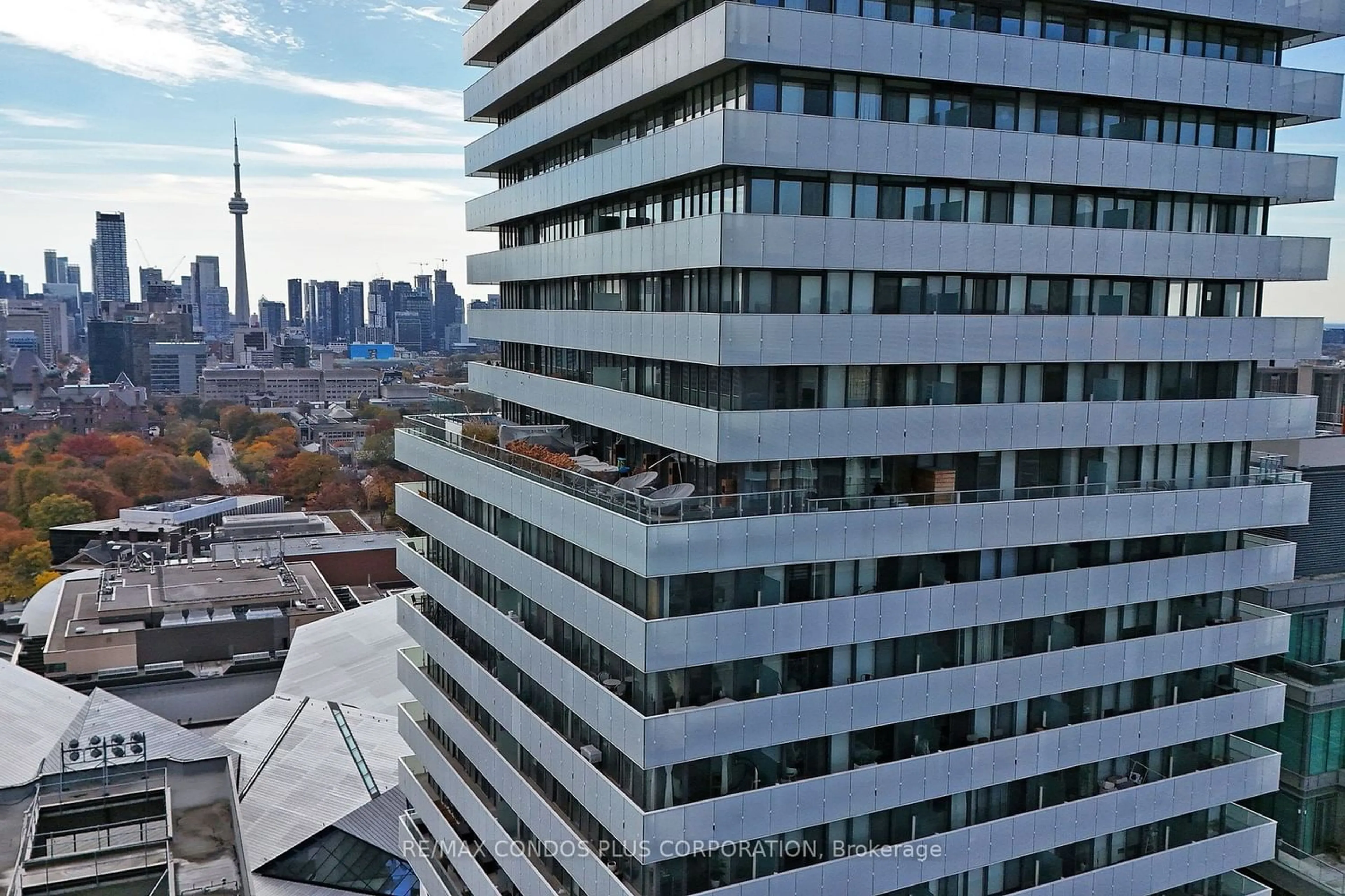 Outside view for 200 Bloor St #2105, Toronto Ontario M5S 1T8