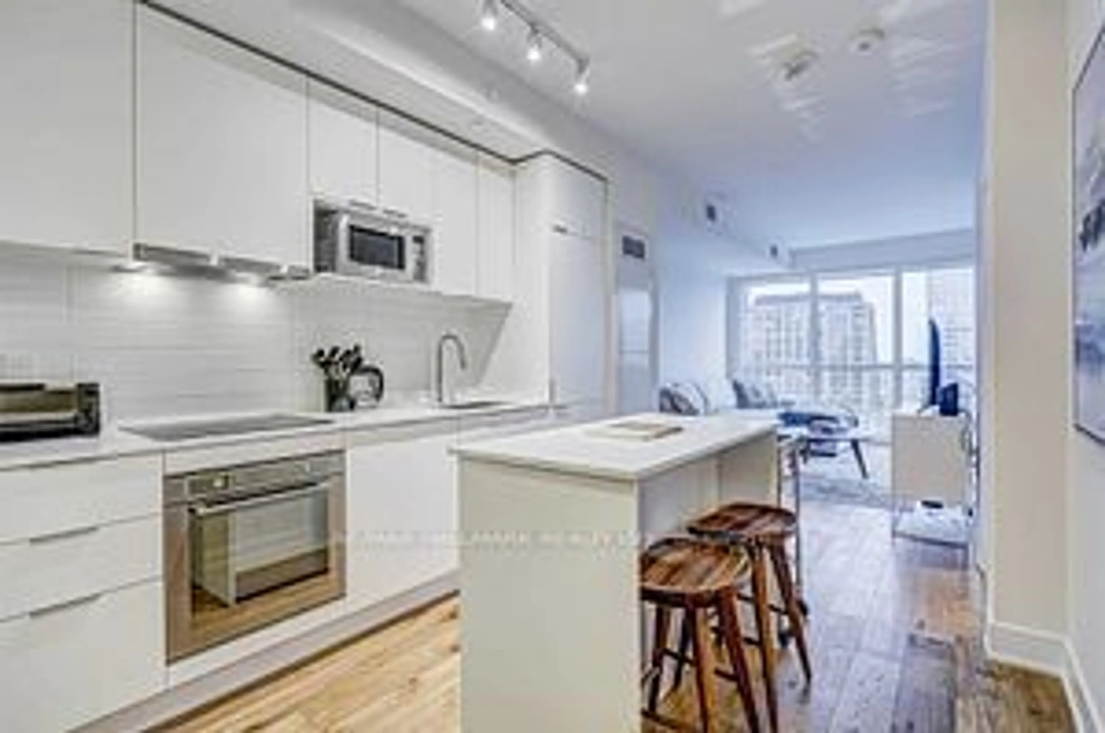 Contemporary kitchen for 88 Cumberland Rd #1903, Toronto Ontario M5R 0C8