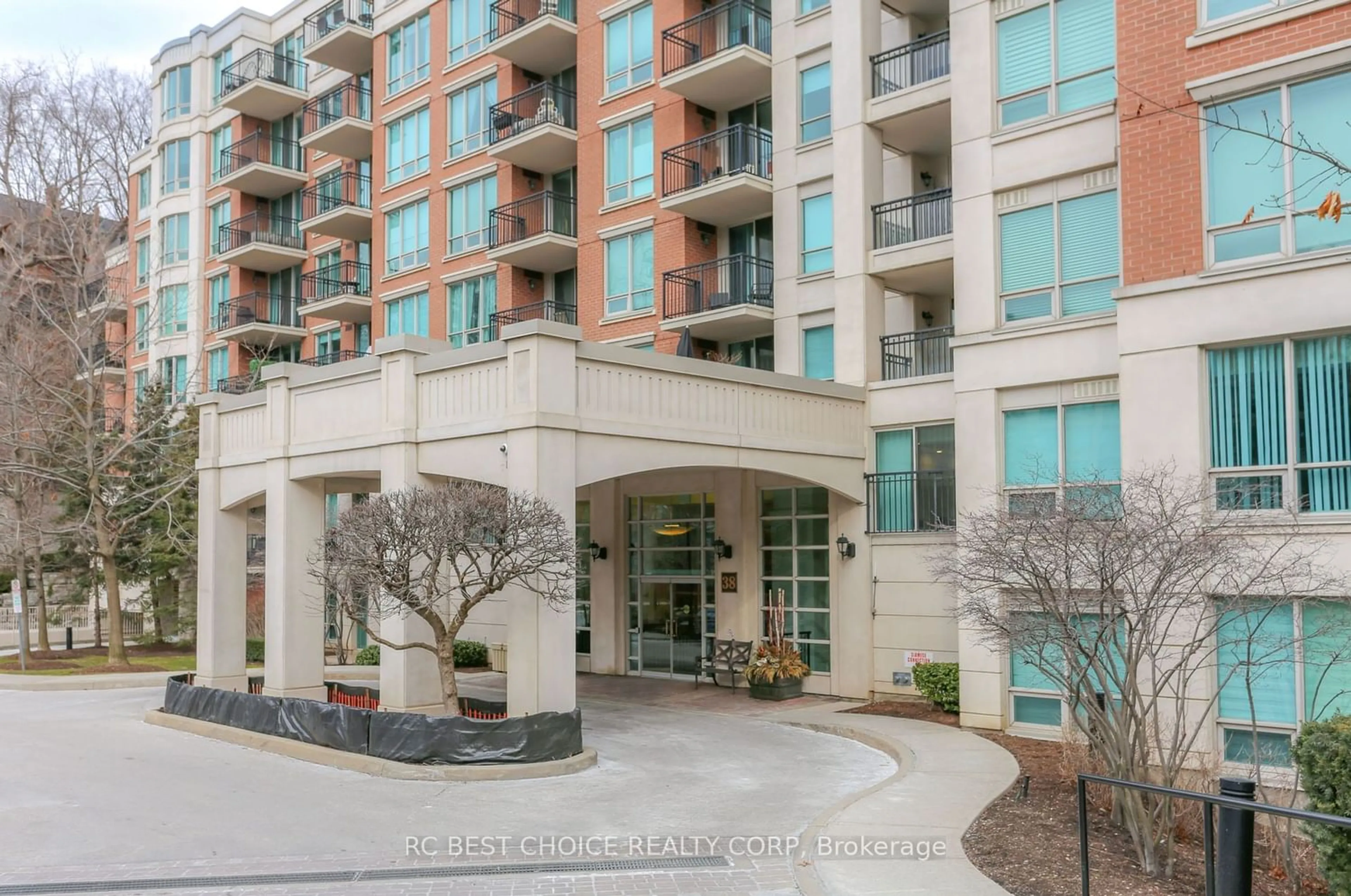A pic from exterior of the house or condo for 38 William Carson Cres #805, Toronto Ontario M2P 2H2