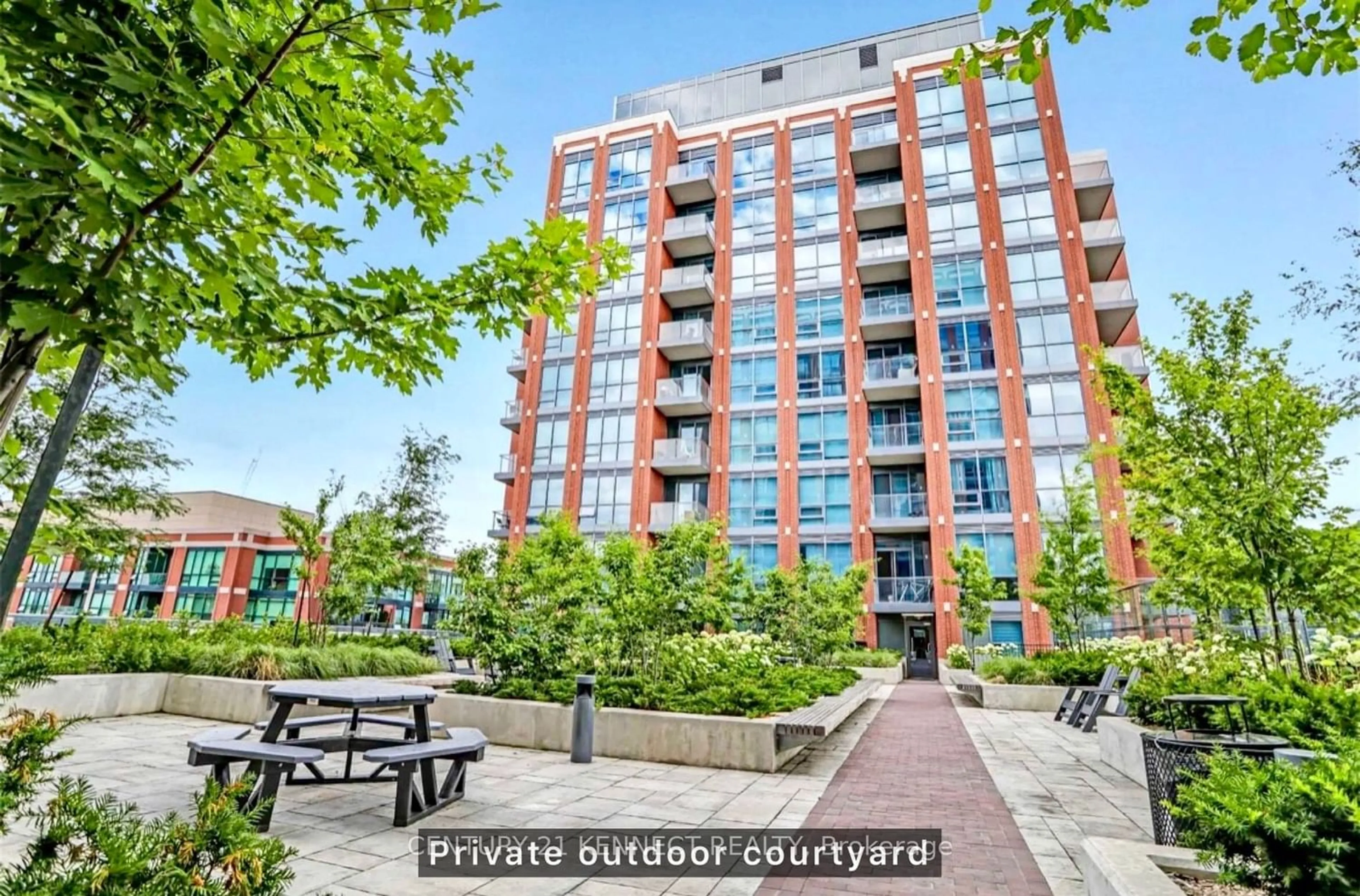 A pic from exterior of the house or condo for 31 Tippet Rd #1415, Toronto Ontario M3H 0C8