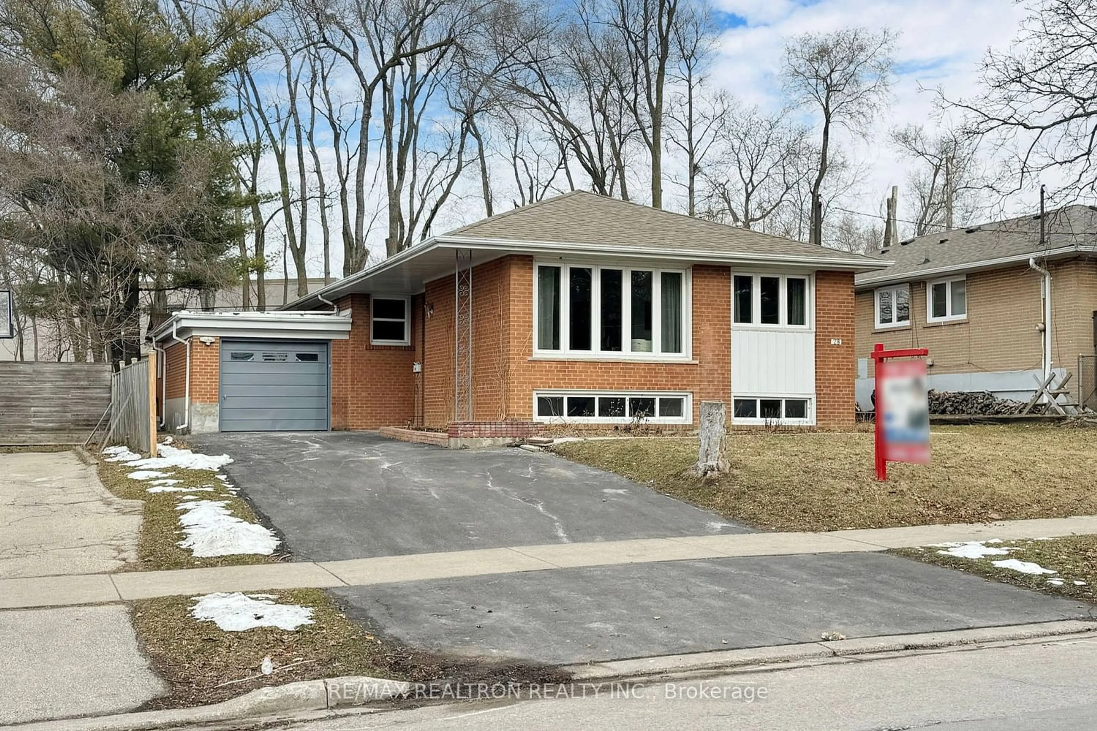 Home with brick exterior material for 28 Broadlands Blvd, Toronto Ontario M3A 1J2