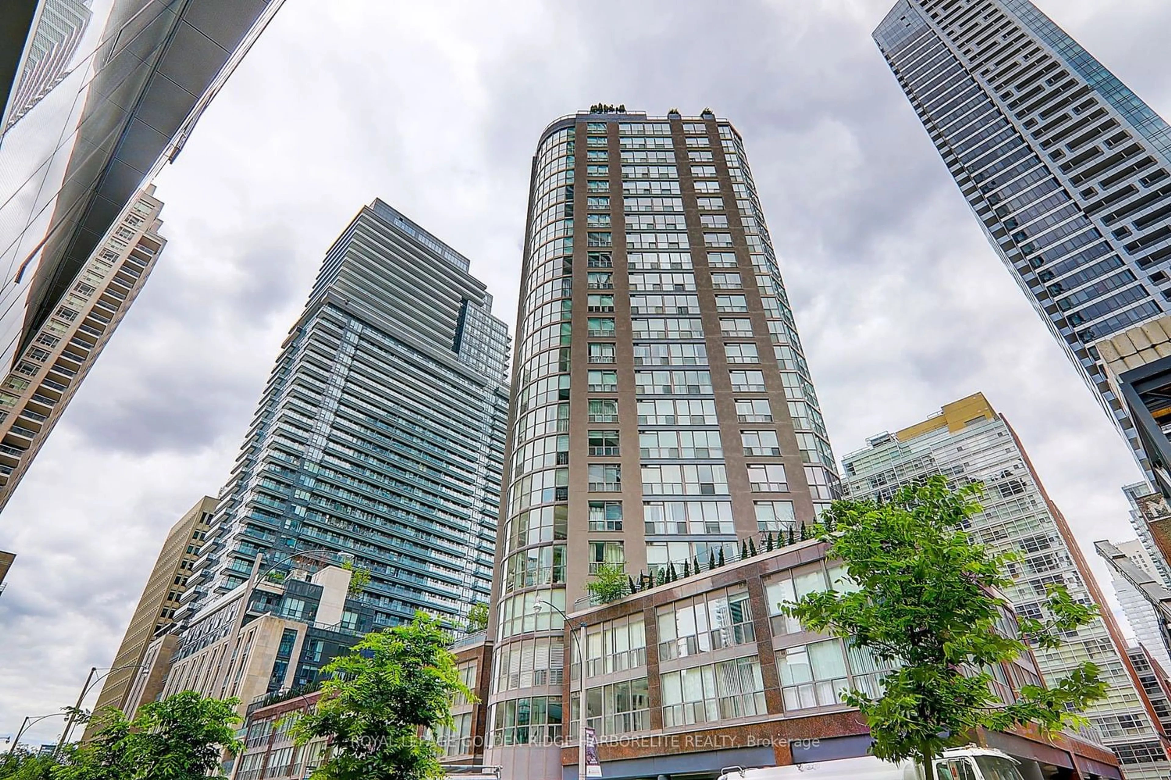 A pic from exterior of the house or condo for 24 Wellesley St #2508, Toronto Ontario M4Y 2X6