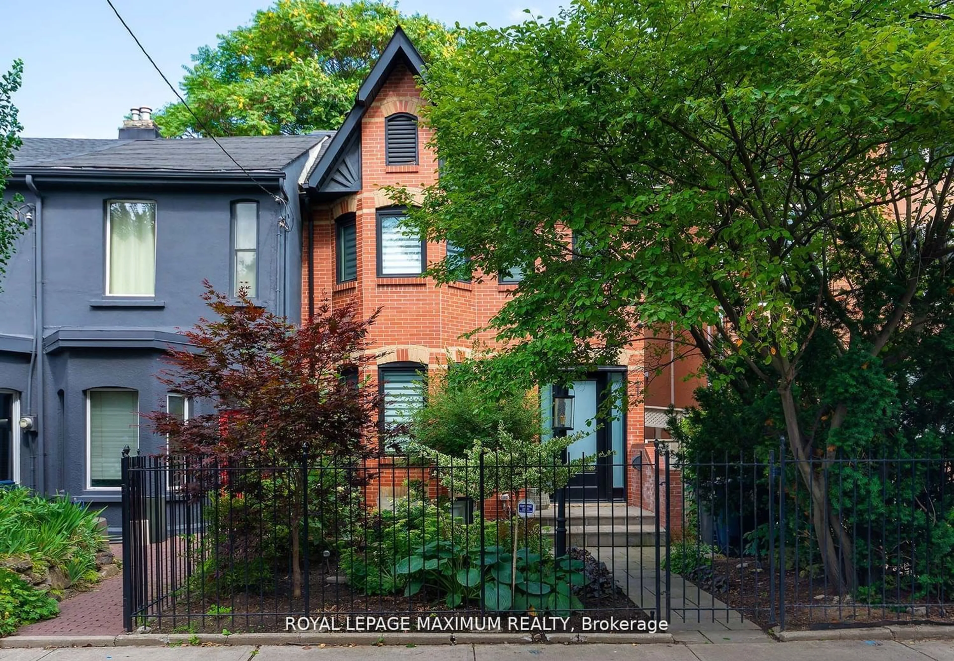 Home with brick exterior material for 307 Ontario St, Toronto Ontario M5A 2V8