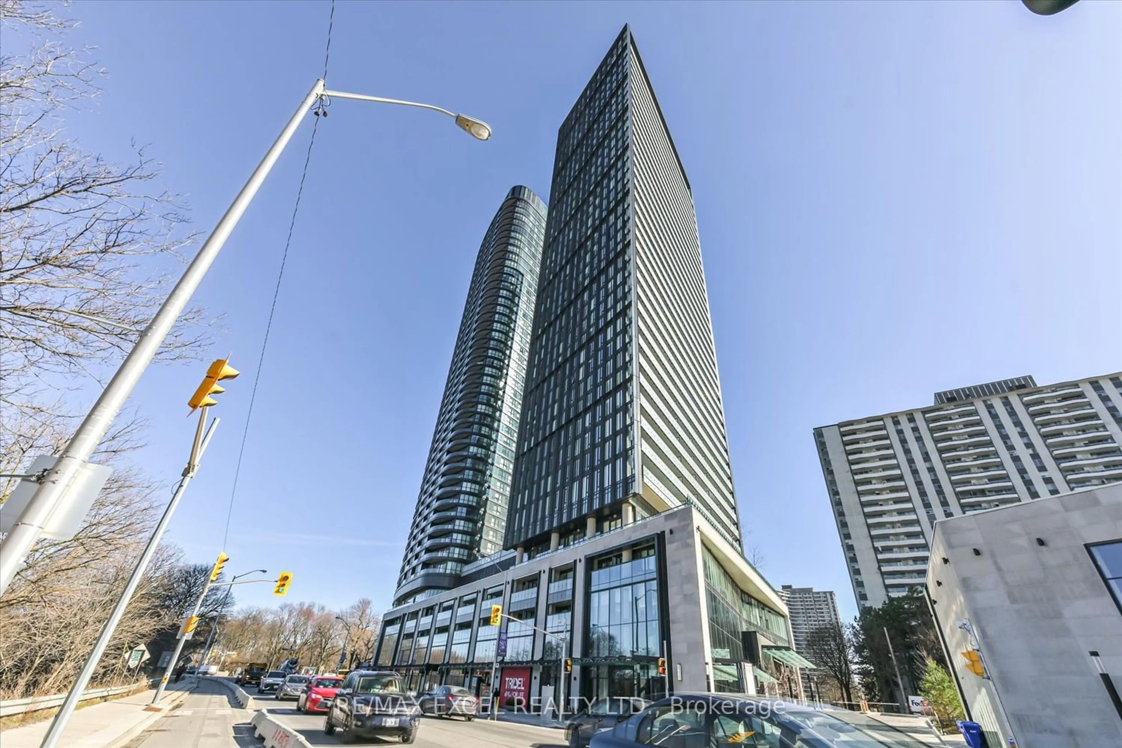 A pic from exterior of the house or condo for 575 Bloor St #1606, Toronto Ontario M4W 0B2