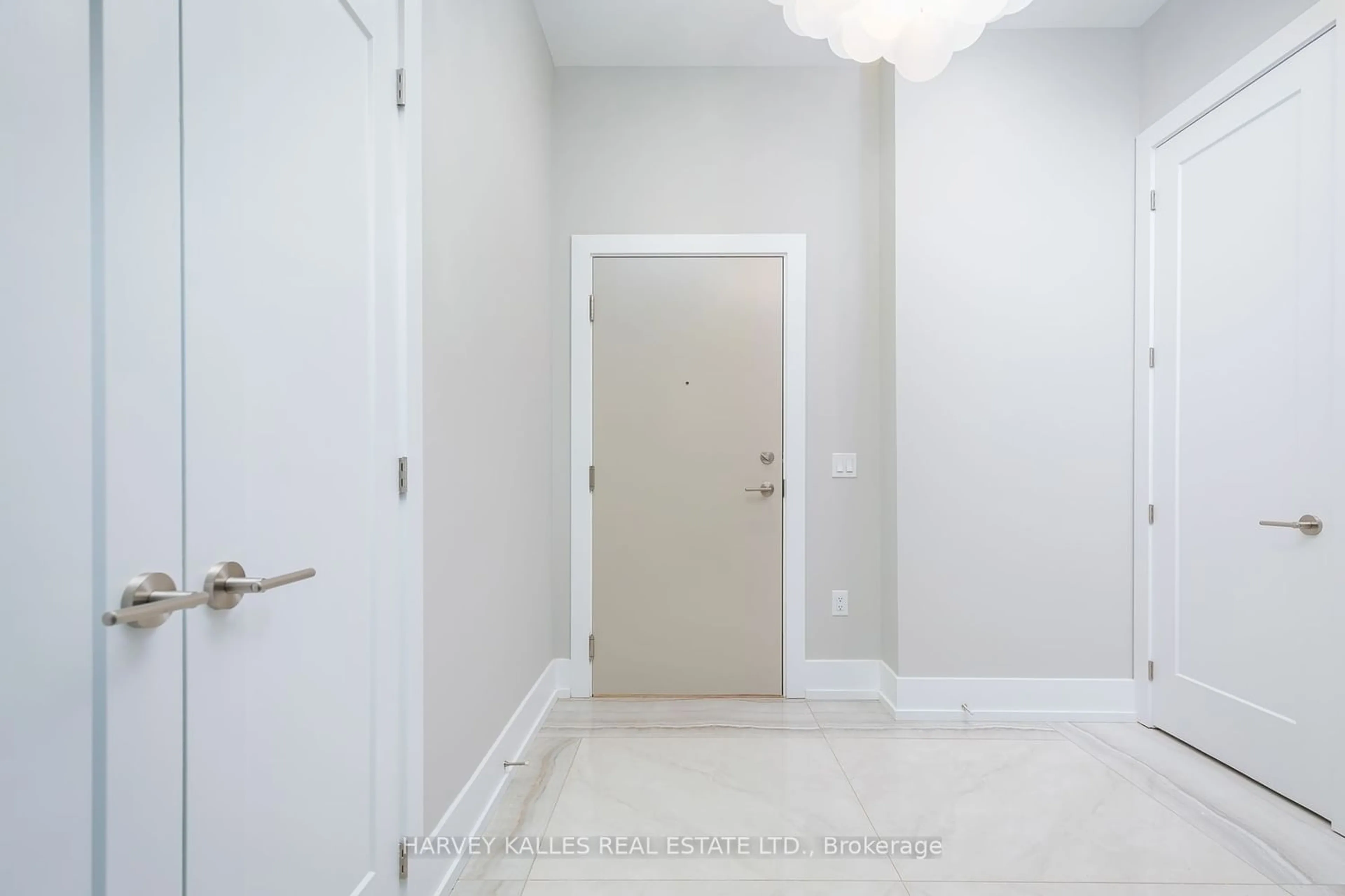 Indoor entryway for 99 John St #4802, Toronto Ontario M5V 0S6