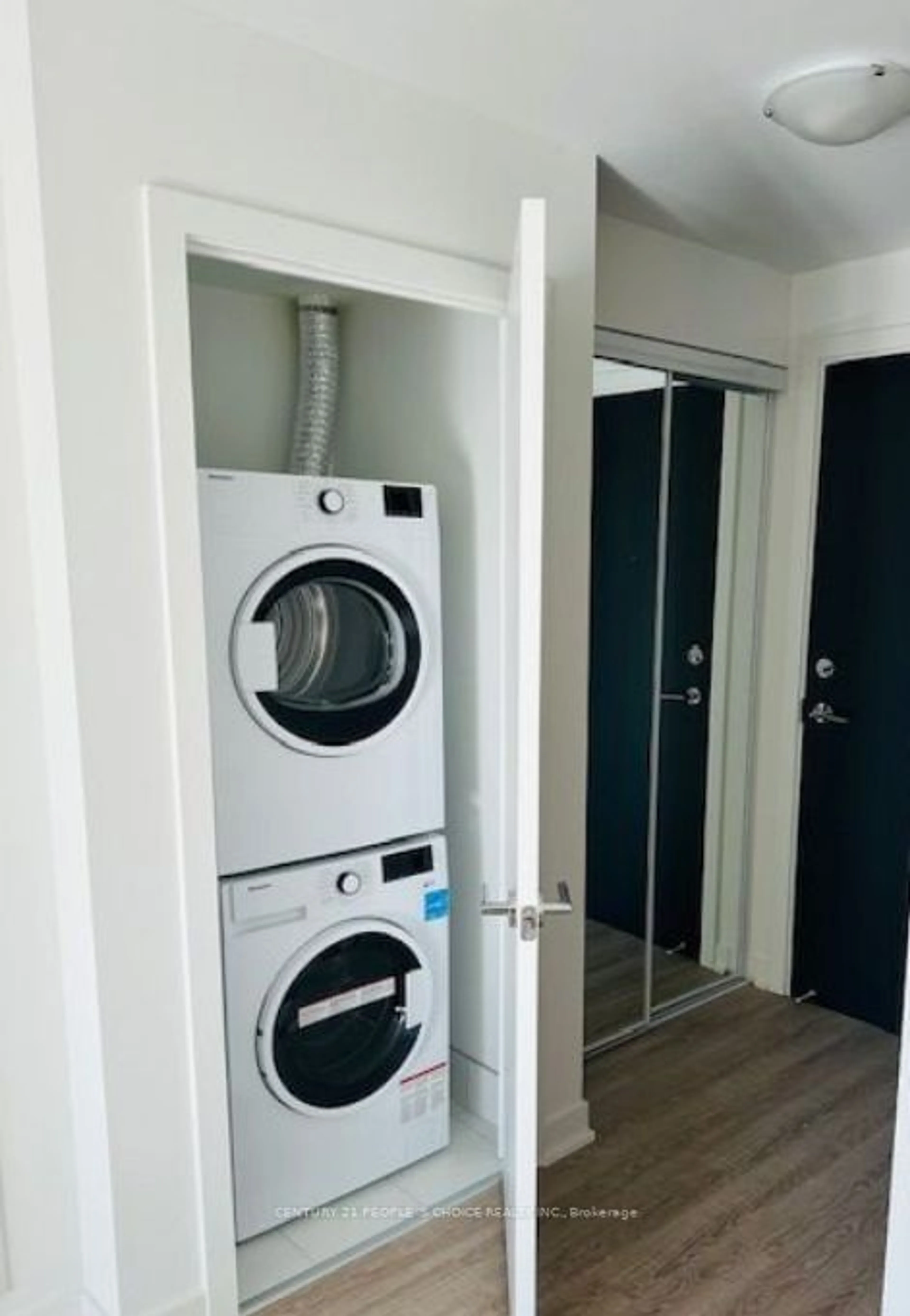 Laundry room for 250 Lawrence Ave #414, Toronto Ontario M5M 1B2