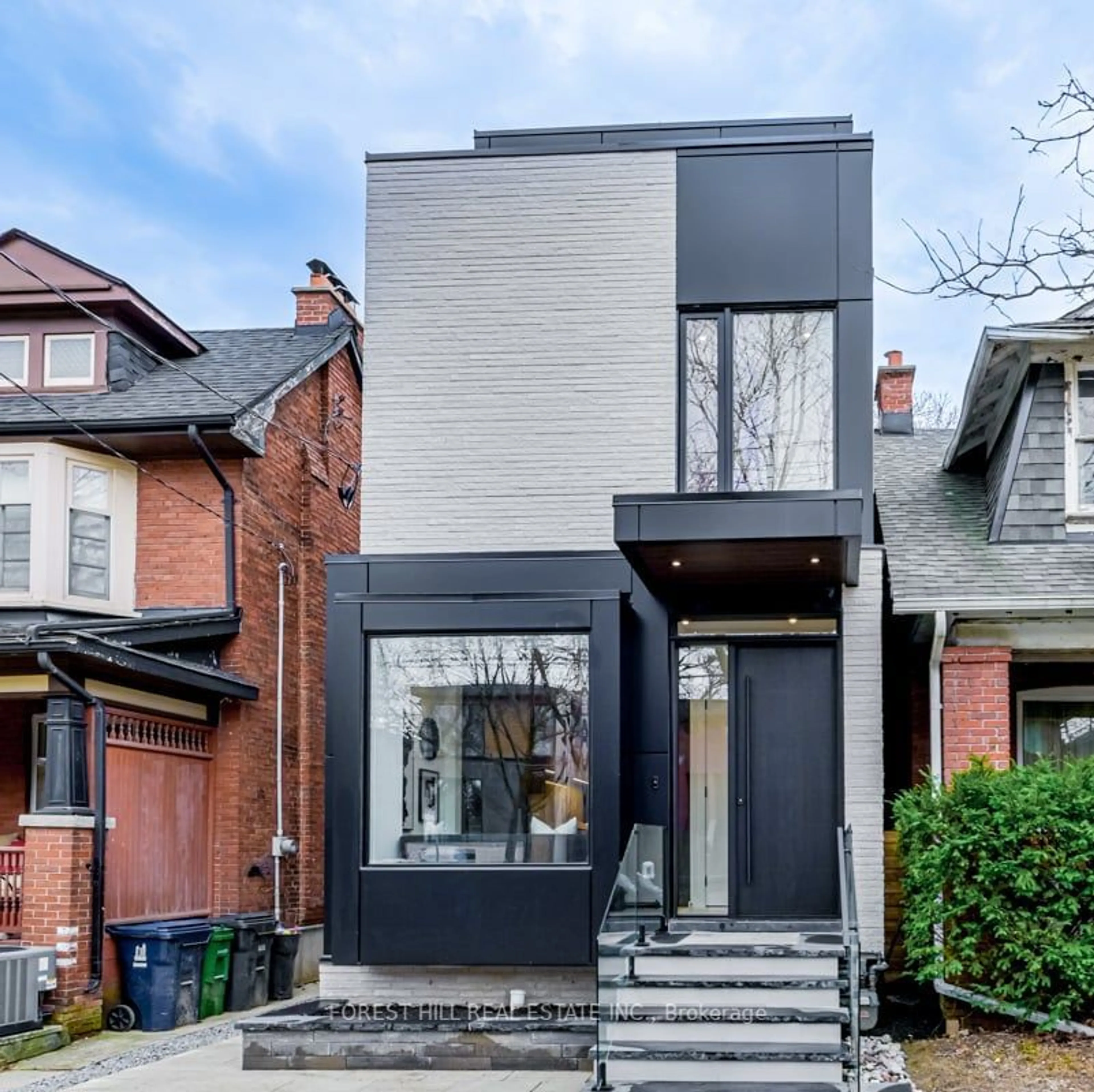 Home with brick exterior material for 127 Sherwood Ave, Toronto Ontario M4P 2A6