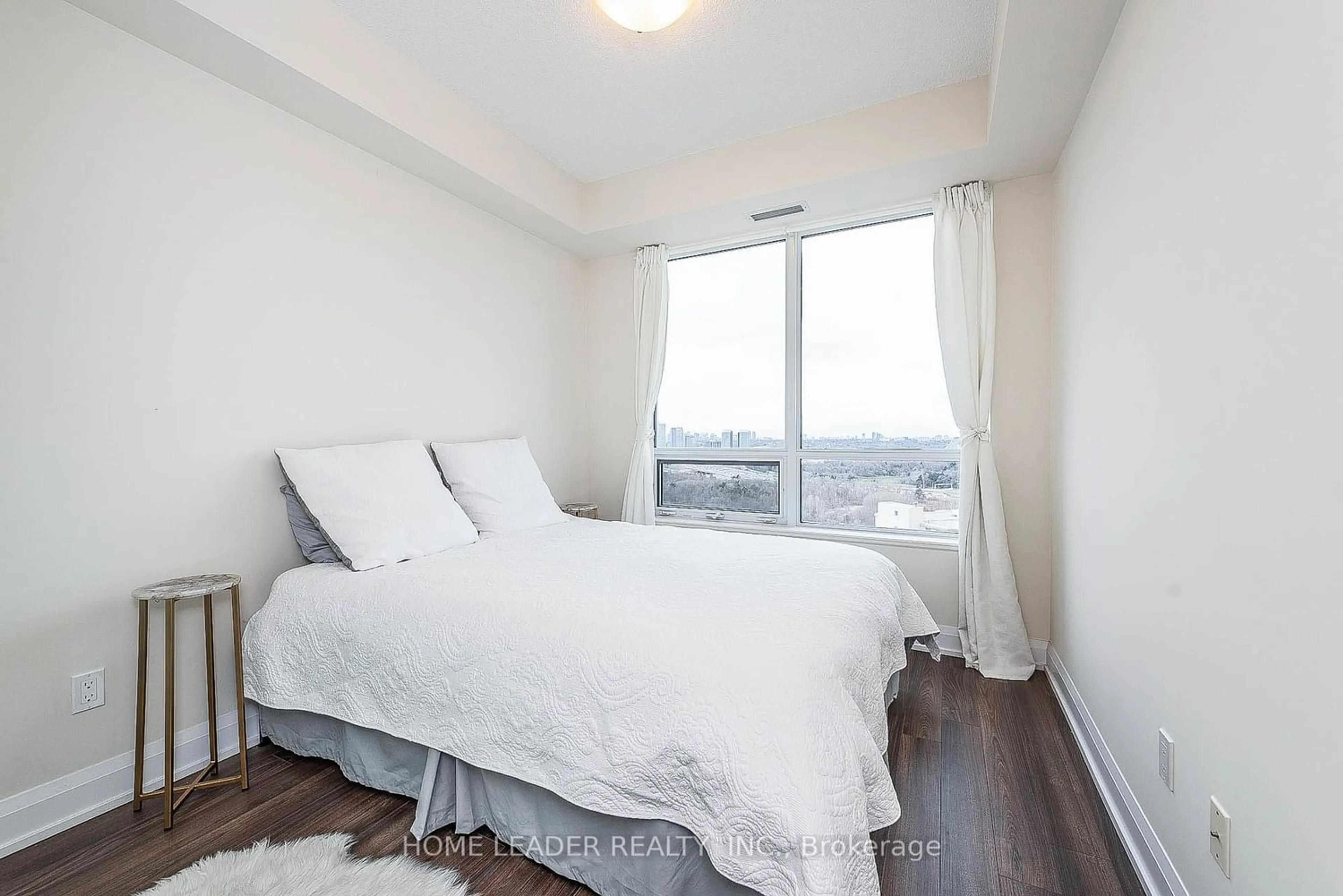 A pic of a room for 18 Graydon Hall Dr #2004, Toronto Ontario M3A 0A4