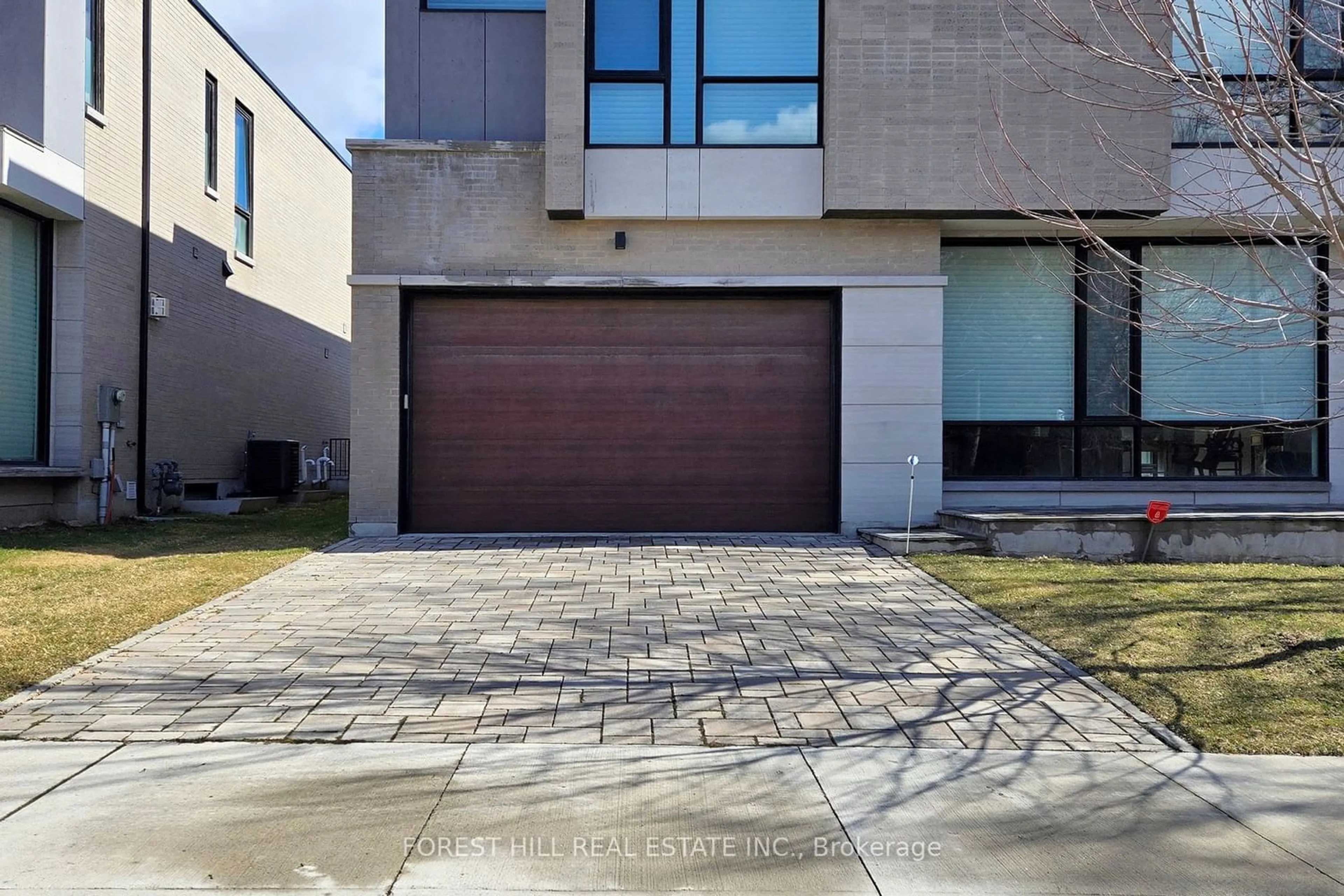 Home with brick exterior material for 7 Fairmeadow Ave, Toronto Ontario M2P 0A5
