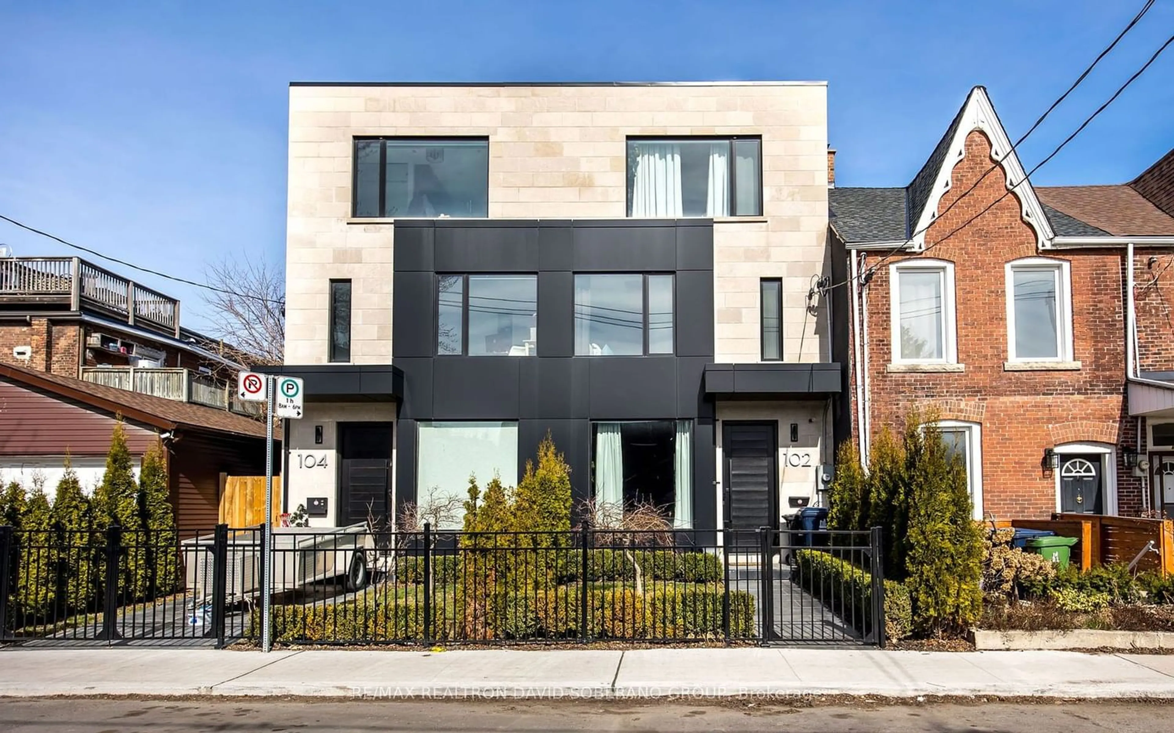 Home with brick exterior material for 102 Ulster St, Toronto Ontario M5S 1G1