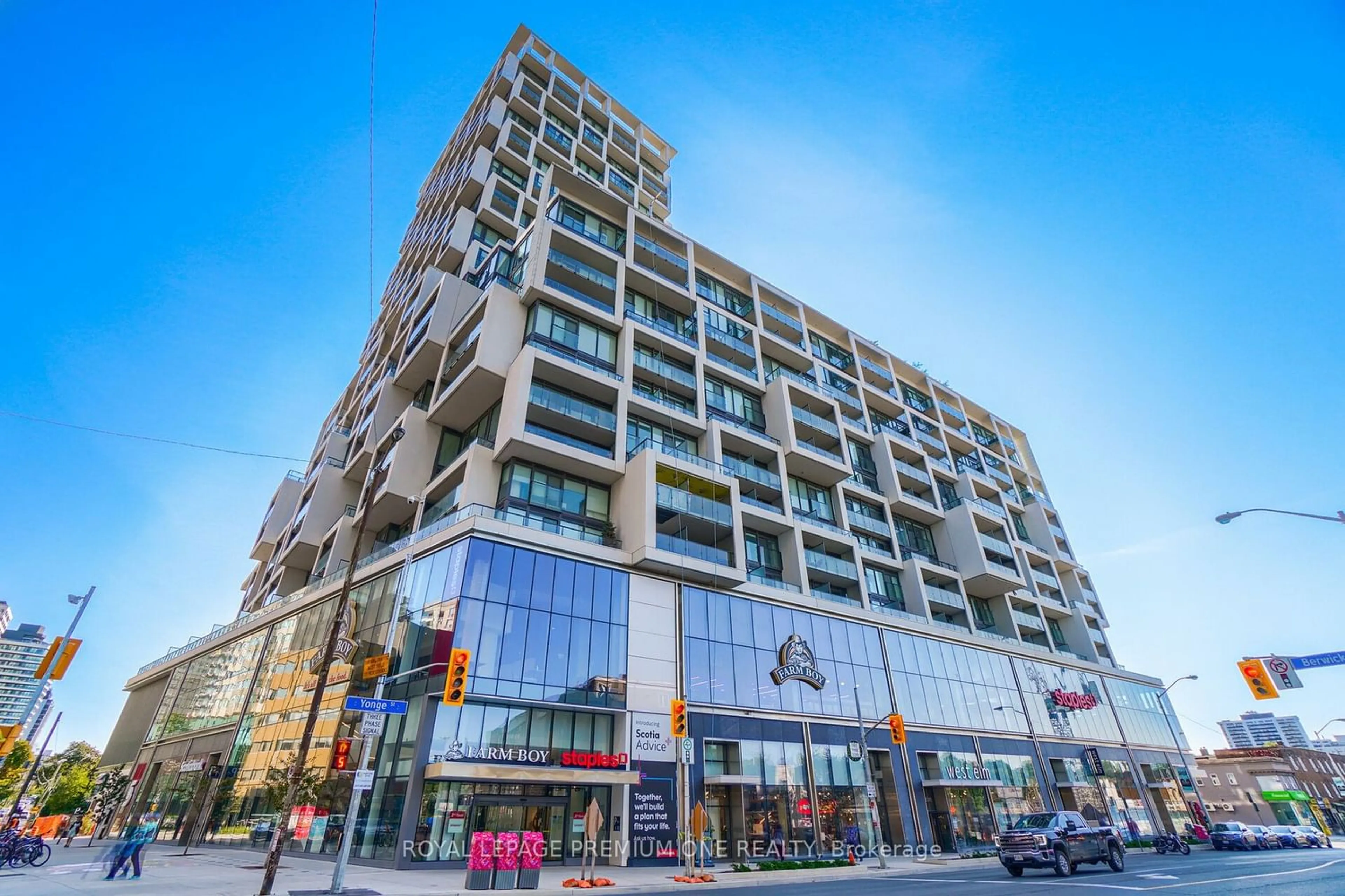 Outside view for 8 Hillsdale Ave #923, Toronto Ontario M4S 0B2