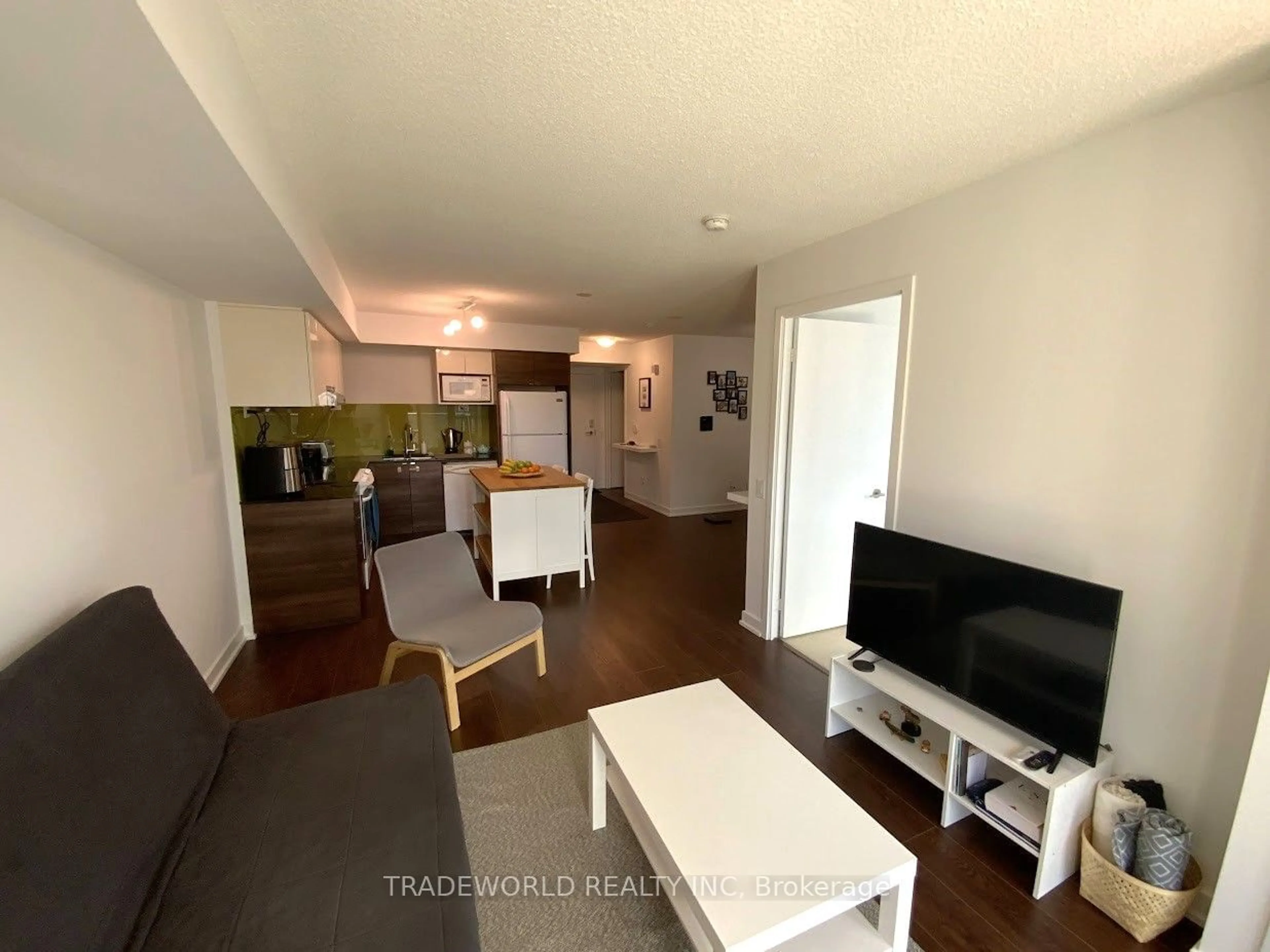 A pic of a room for 121 Mcmahon Dr #316, Toronto Ontario M2K 0C1
