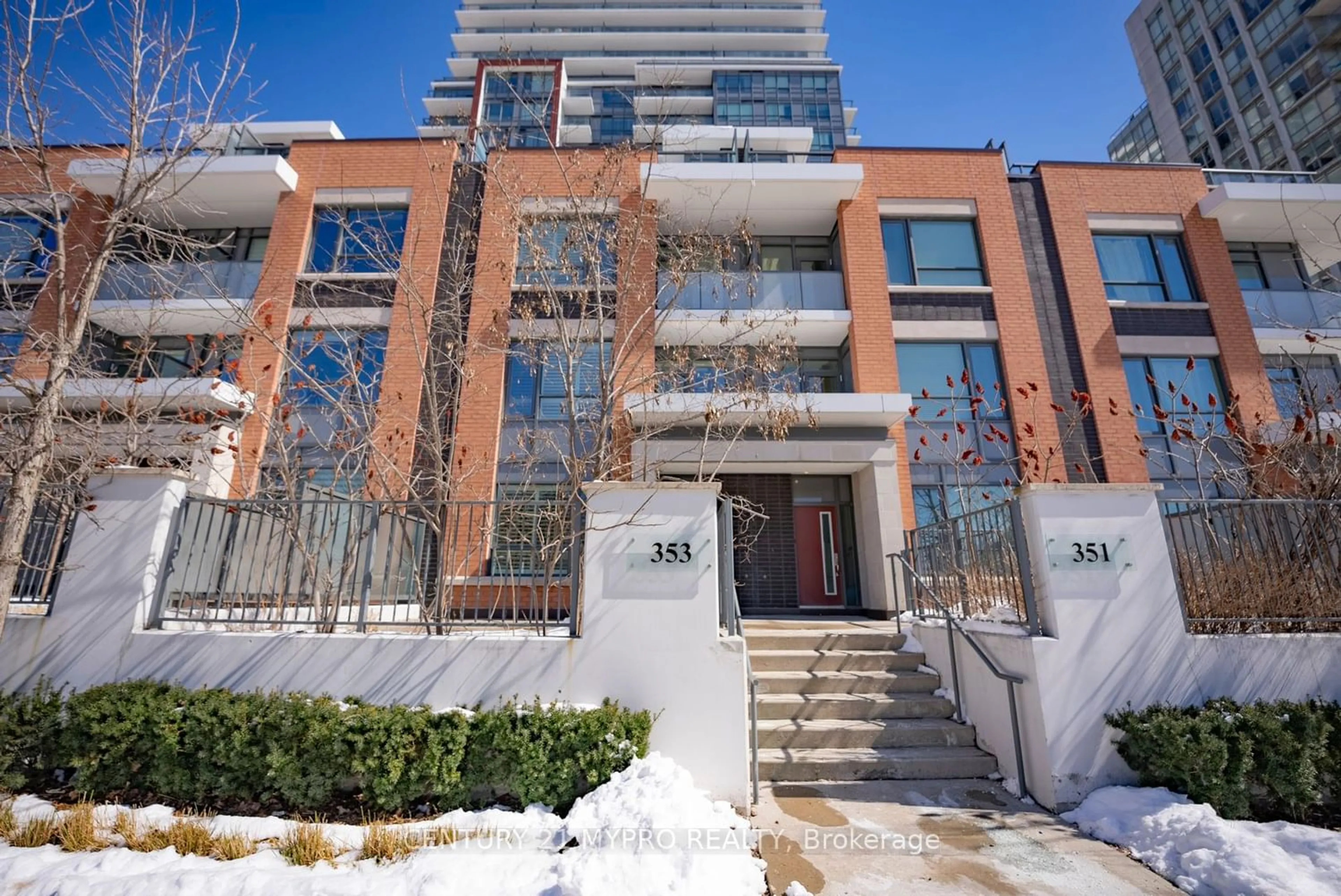 A pic from exterior of the house or condo for 353 Beecroft Rd #Th118, Toronto Ontario M2N 0J3
