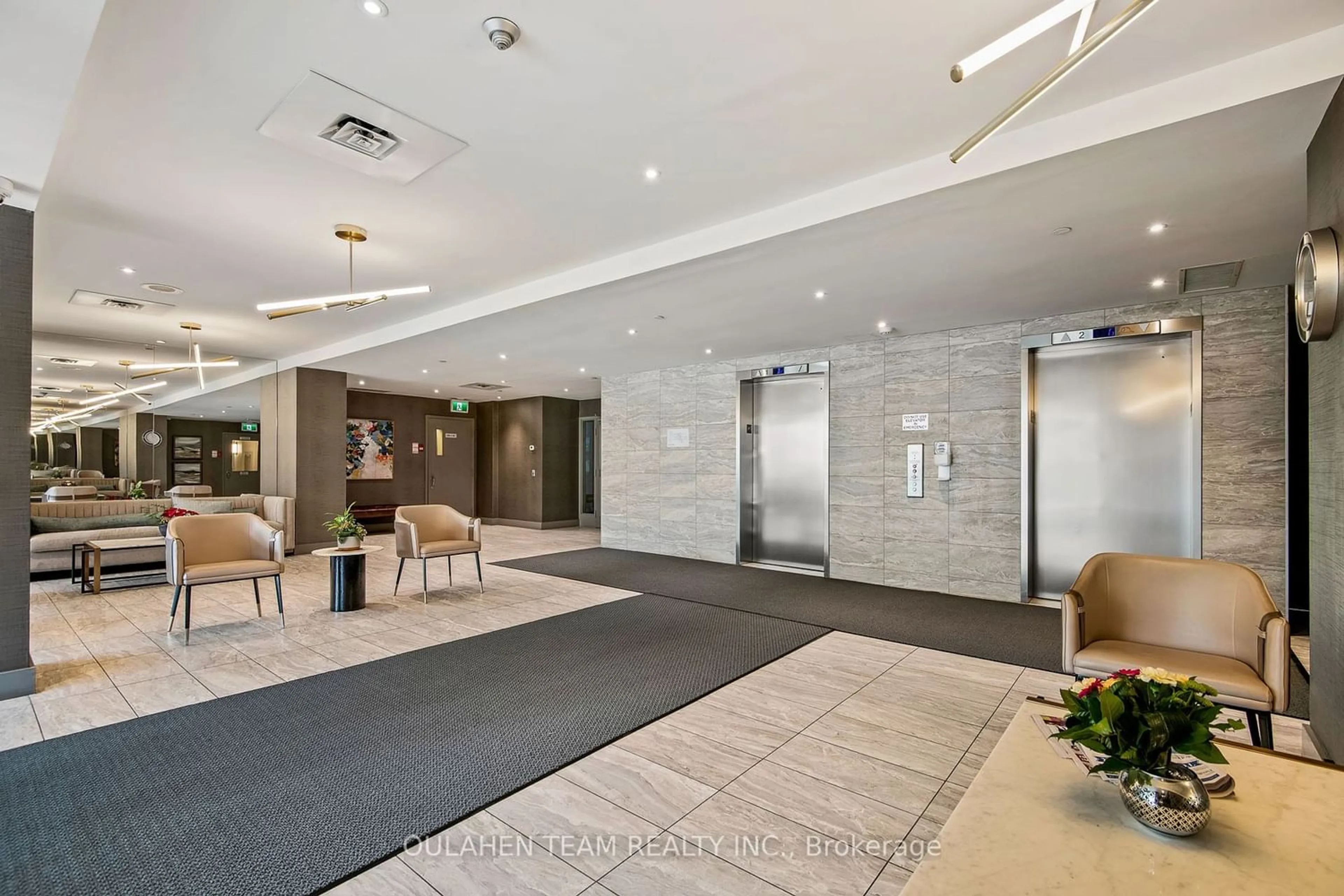 Indoor lobby for 955 Millwood Rd #217, Toronto Ontario M4G 4E3