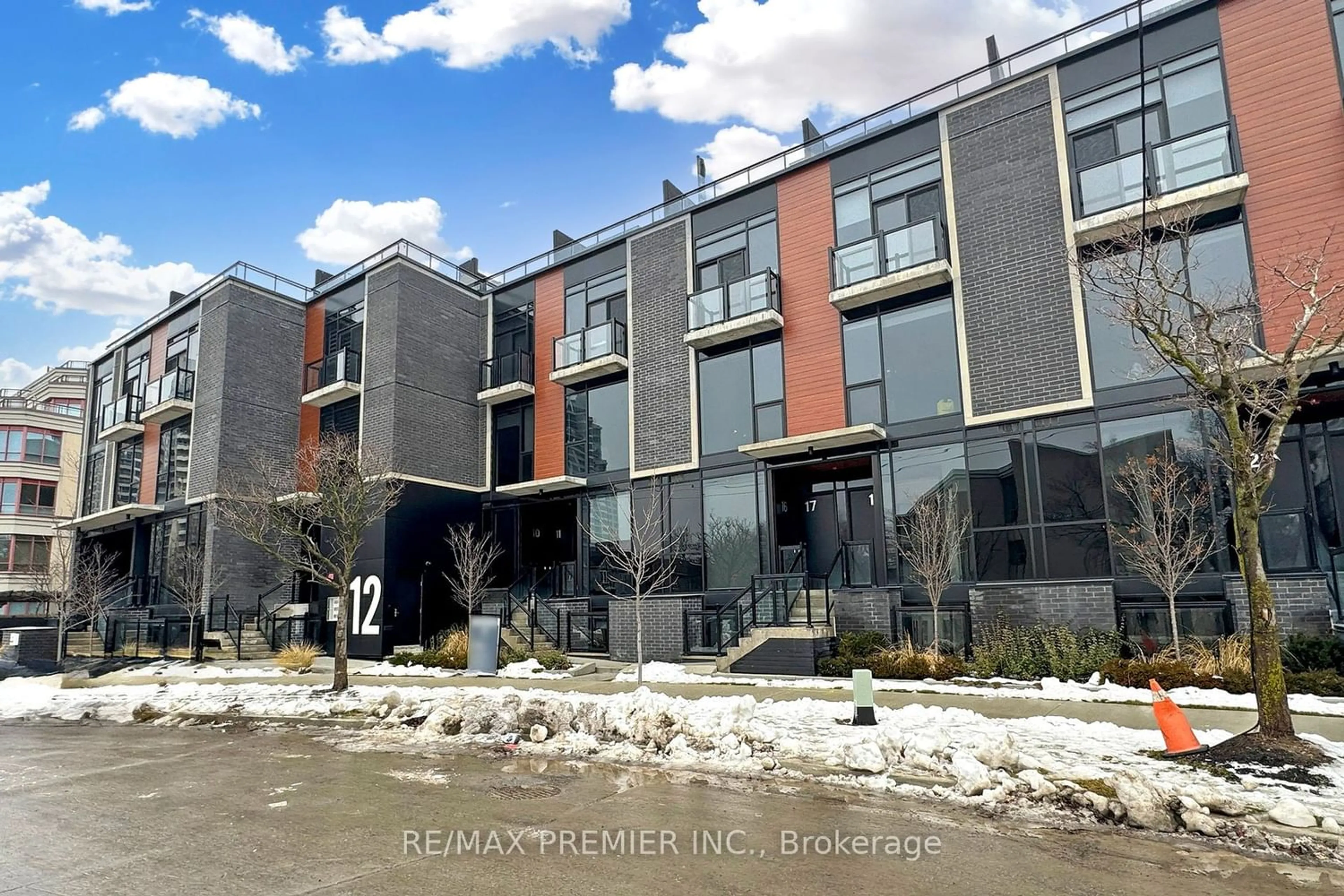 A pic from exterior of the house or condo for 12 Dervock Cres #19, Toronto Ontario M2K 1A7