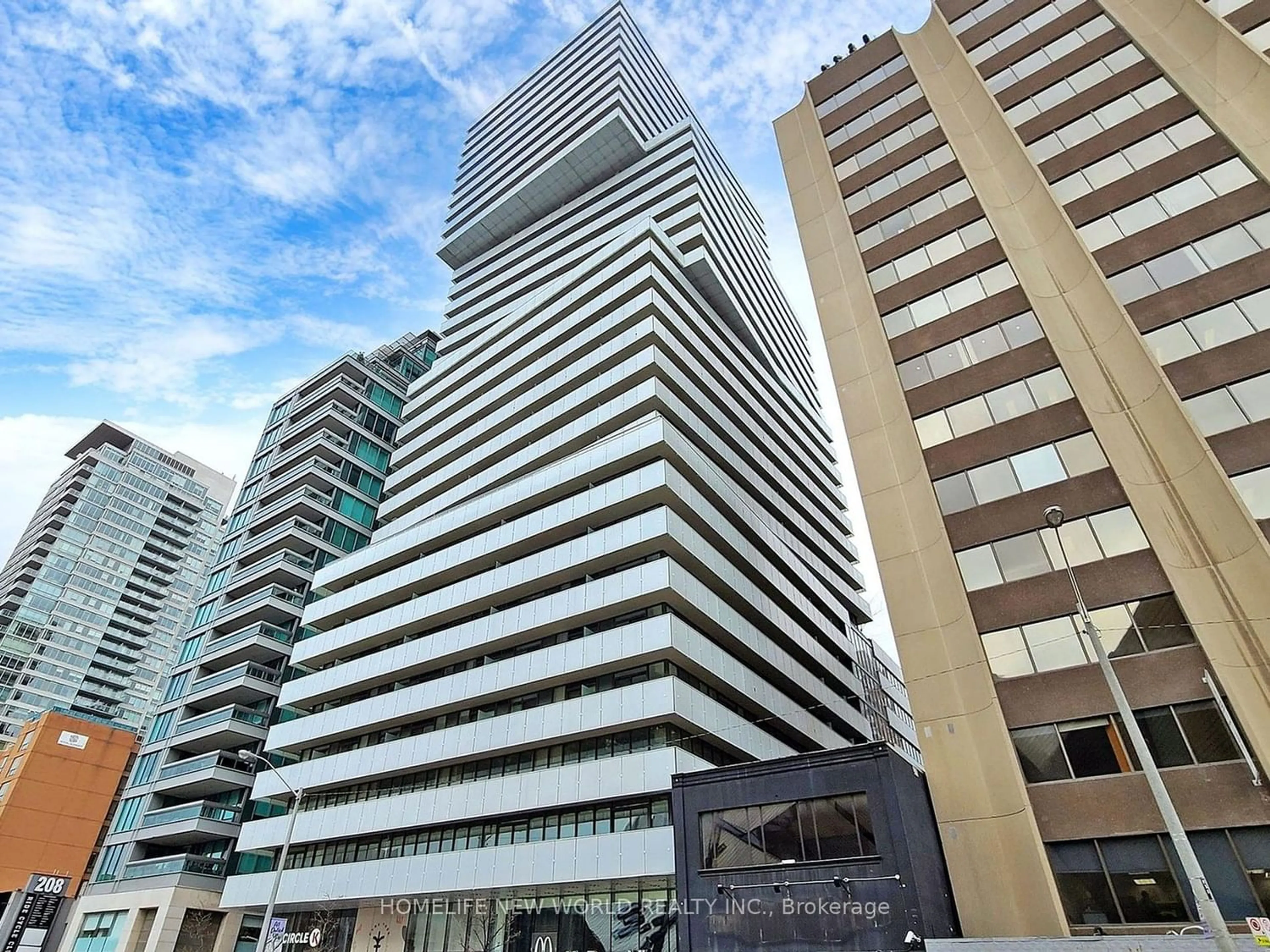 A pic from exterior of the house or condo for 200 Bloor St #2802, Toronto Ontario M5S 0B1