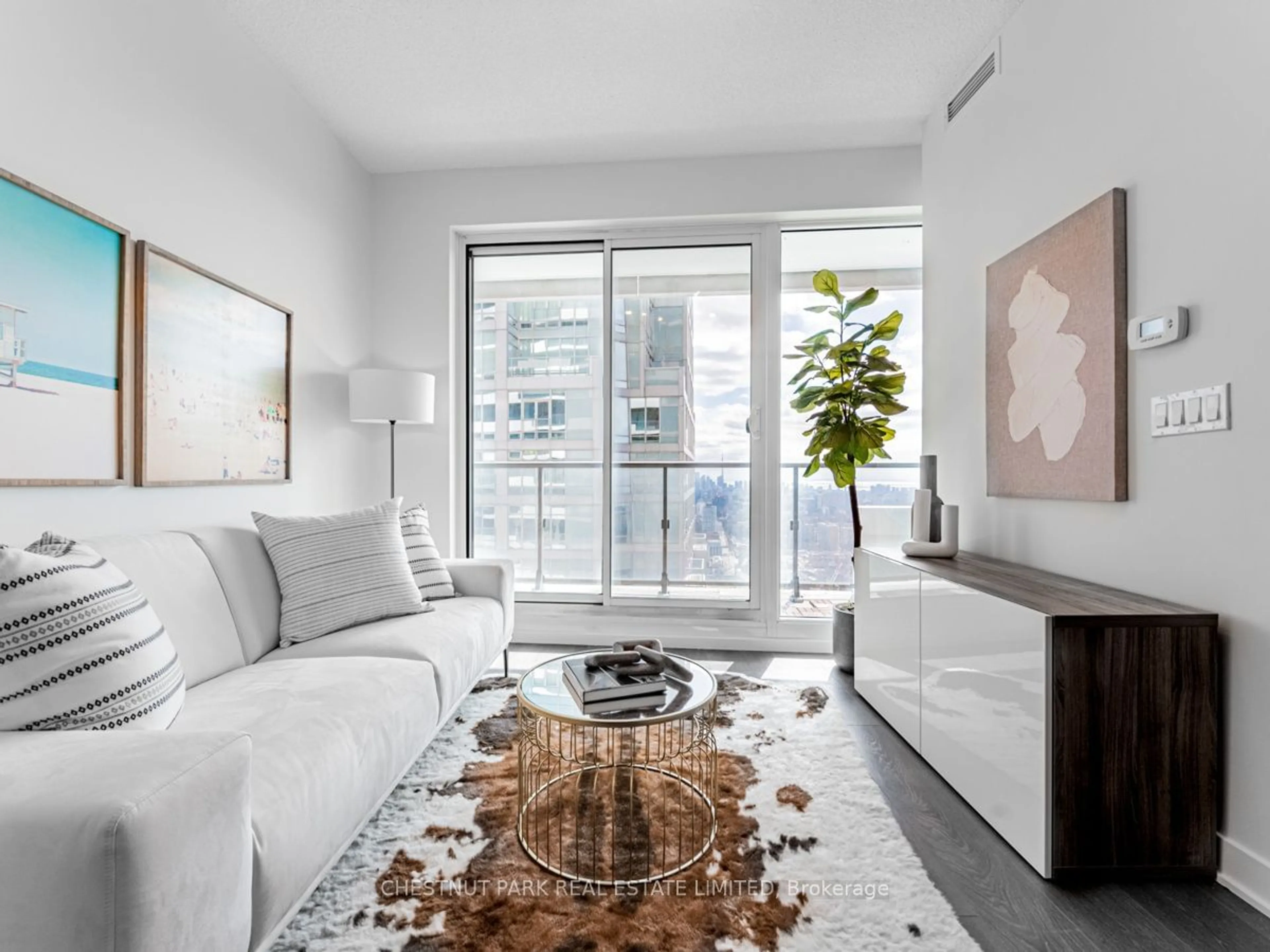 Living room for 2221 Yonge St #4407, Toronto Ontario M4S 0B8