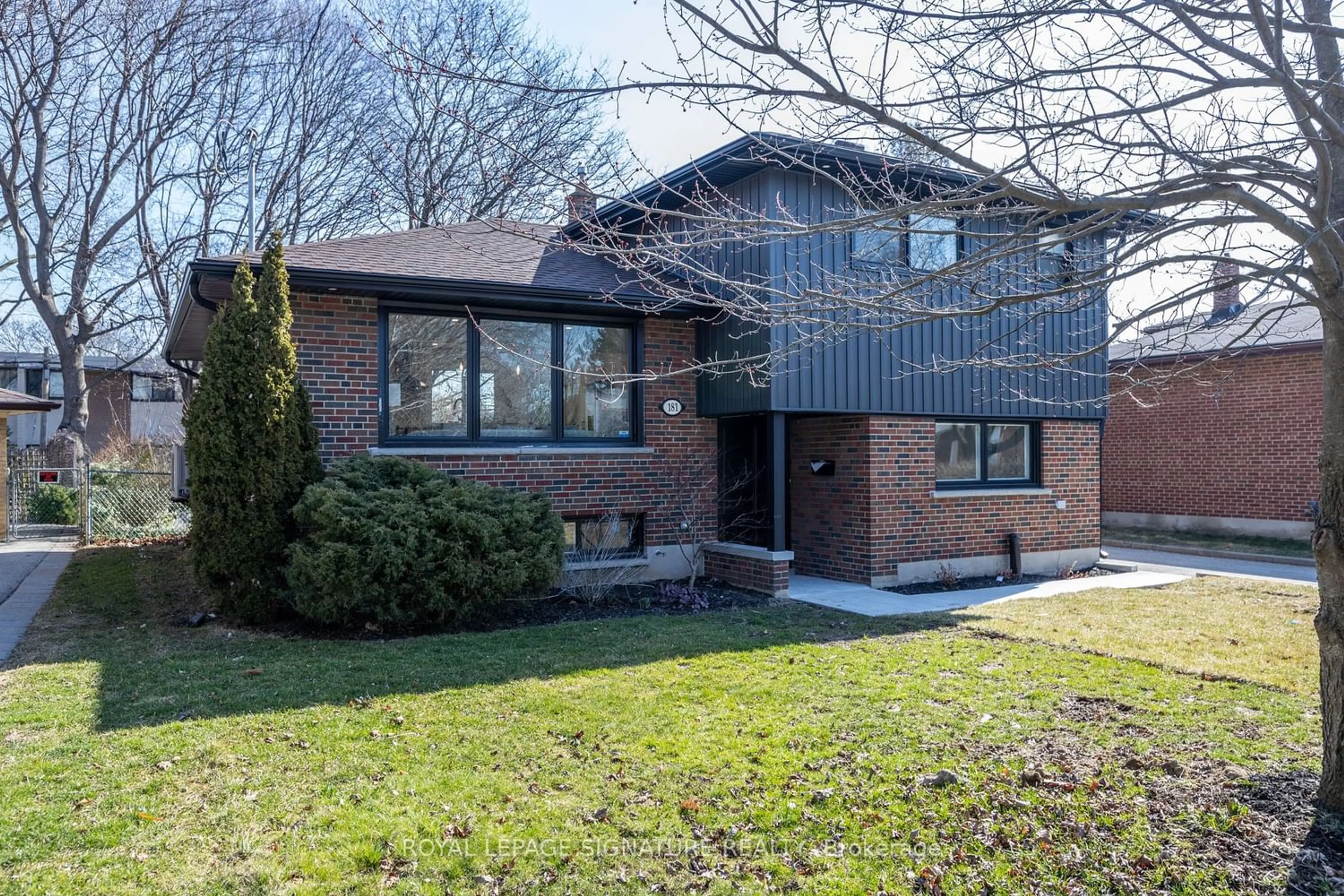 Home with brick exterior material for 181 Broadlands Blvd, Toronto Ontario M3A 1K4