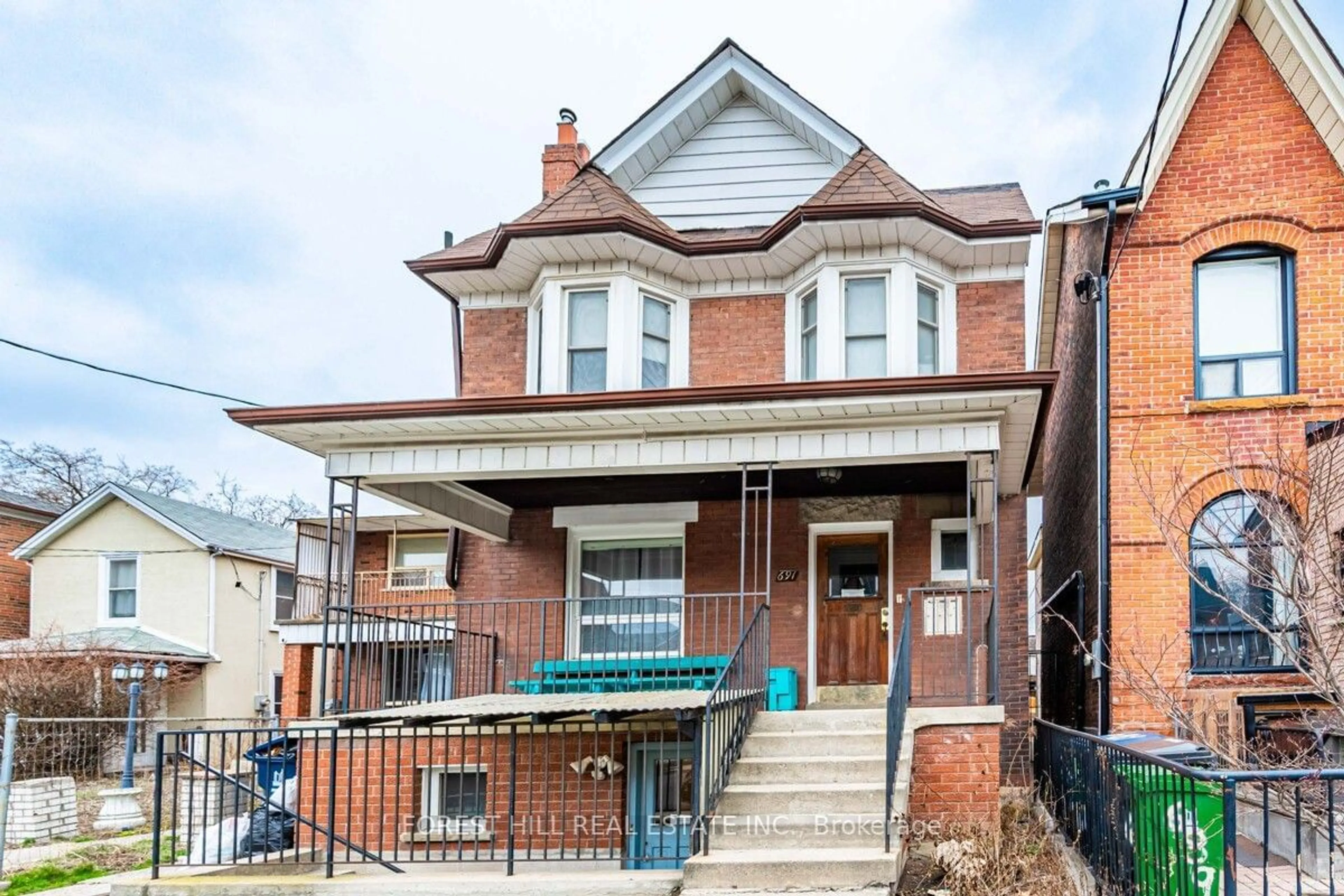 Home with unknown exterior material for 691 Ossington Ave, Toronto Ontario M6G 3T6