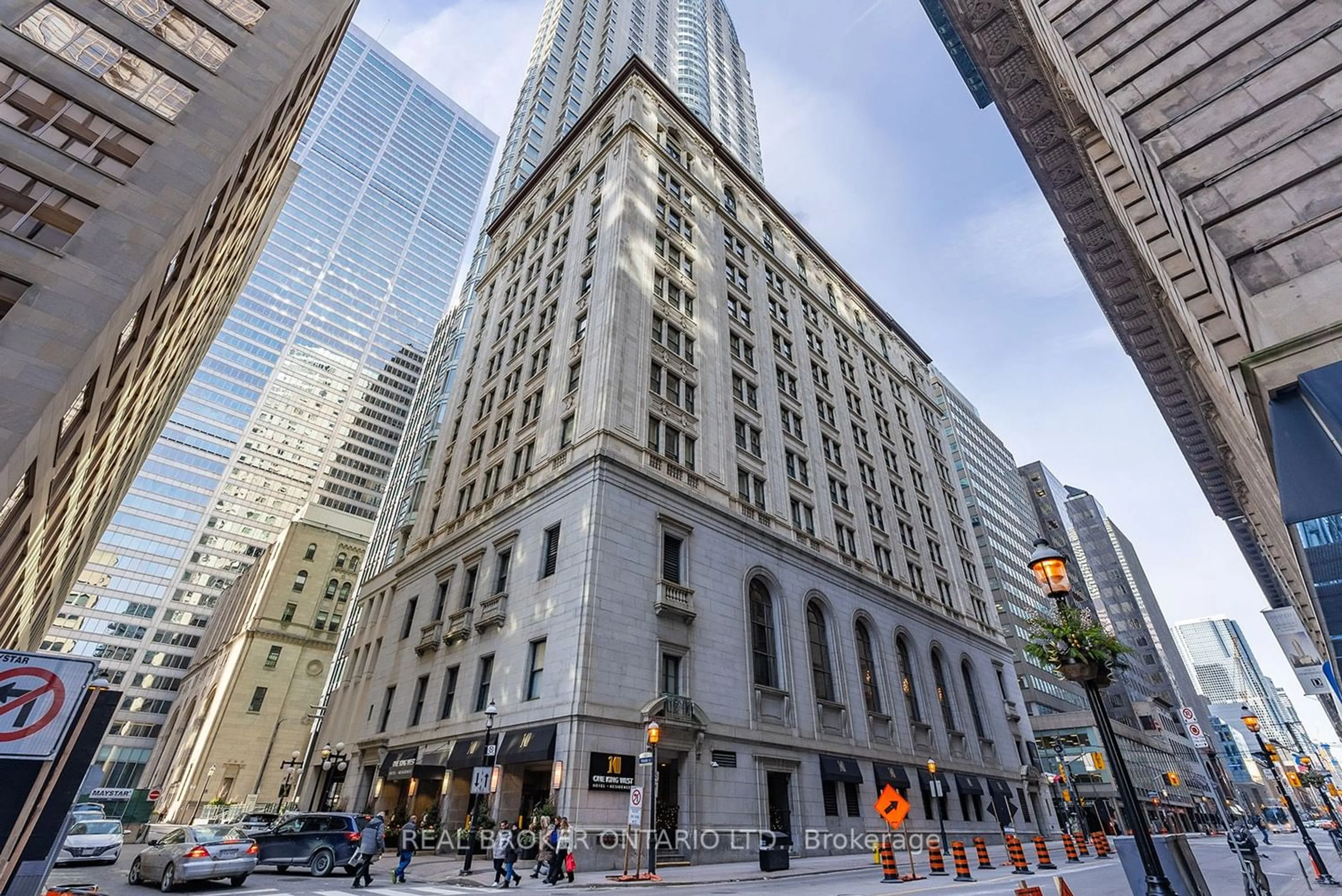 Street view for 1 King St #2509, Toronto Ontario M5H 1A1