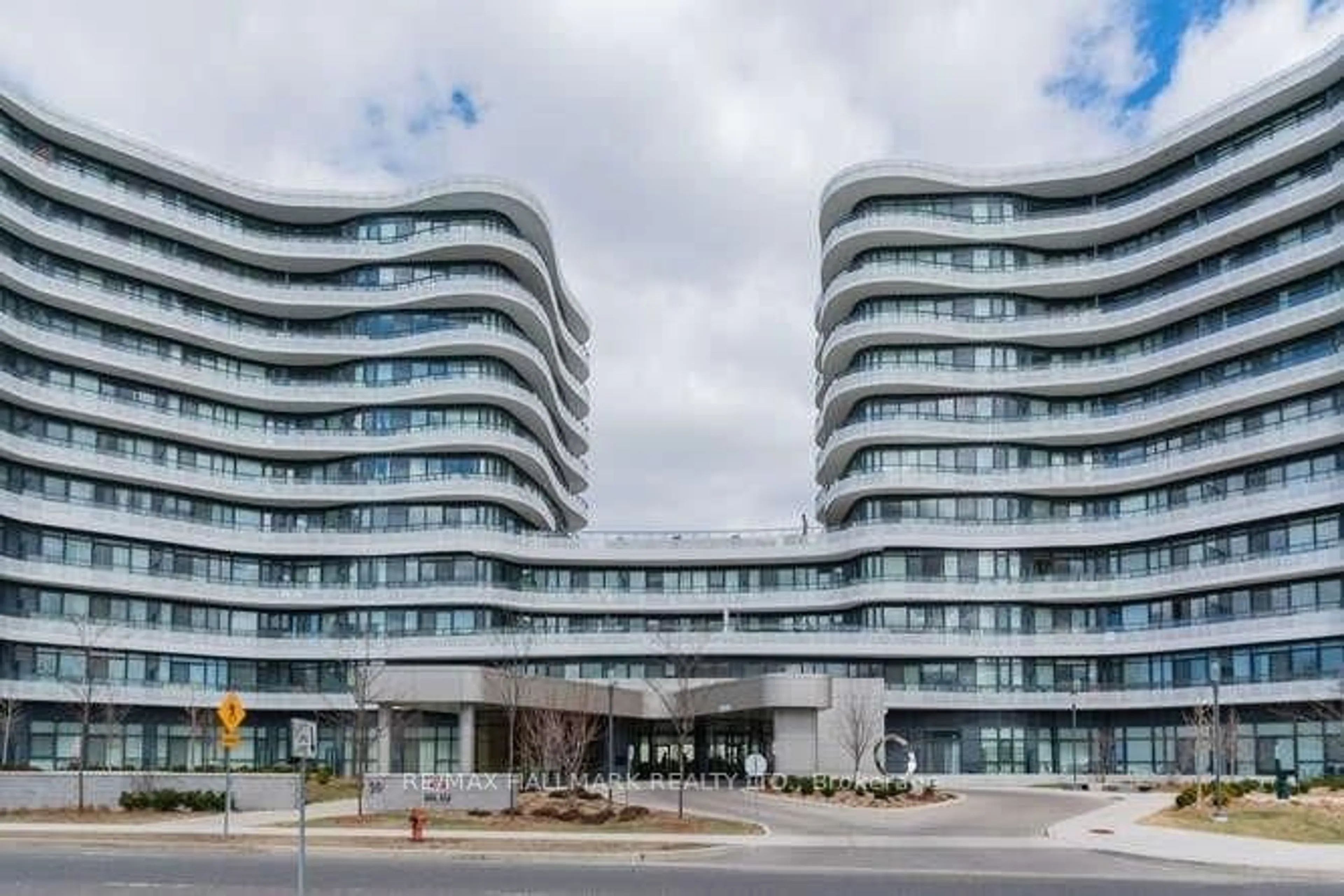 A pic from exterior of the house or condo for 99 The Donway West Rd #907, Toronto Ontario M3C 0N8