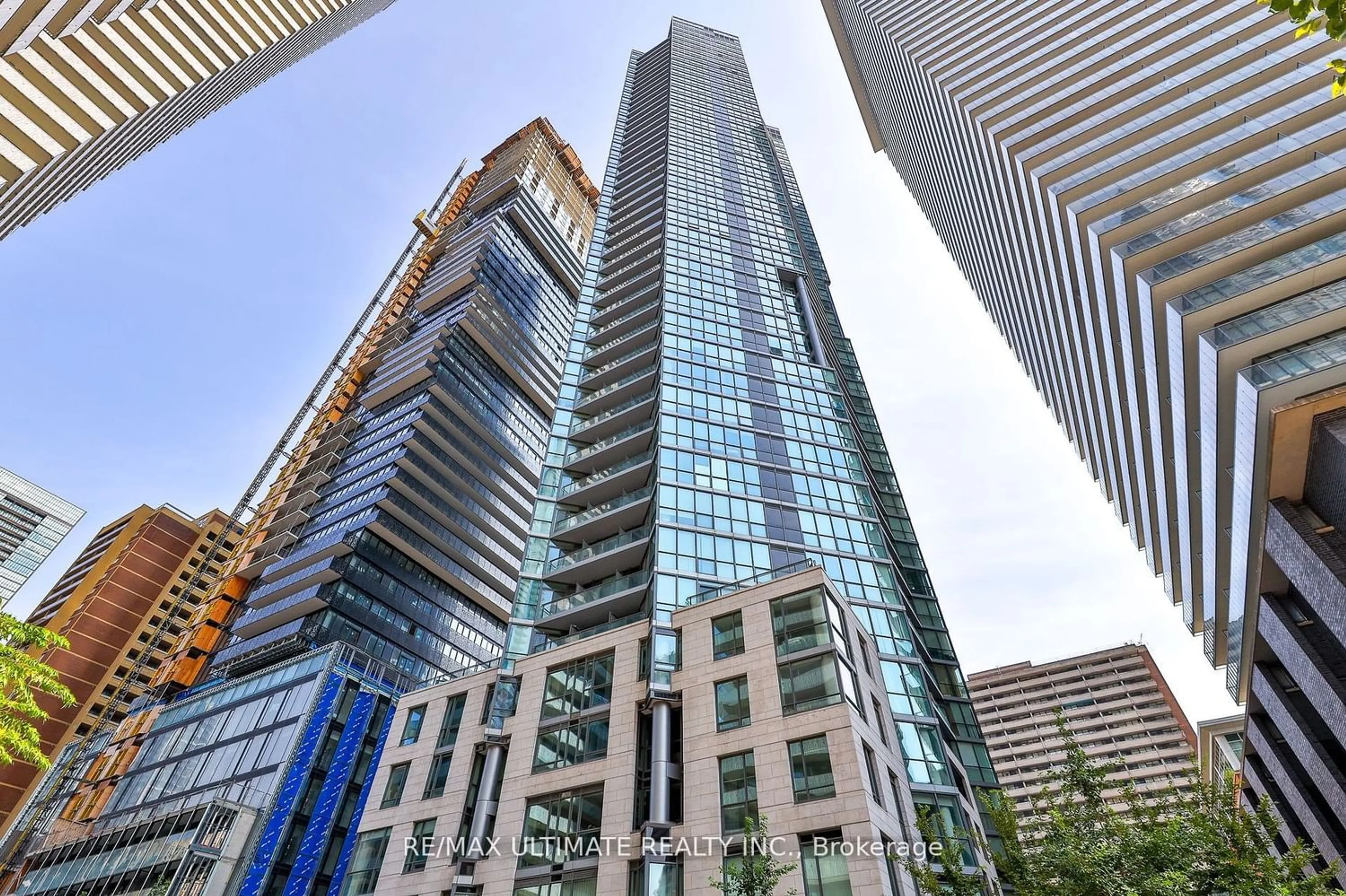 A pic from exterior of the house or condo for 45 Charles St #4715, Toronto Ontario M4Y 0B8