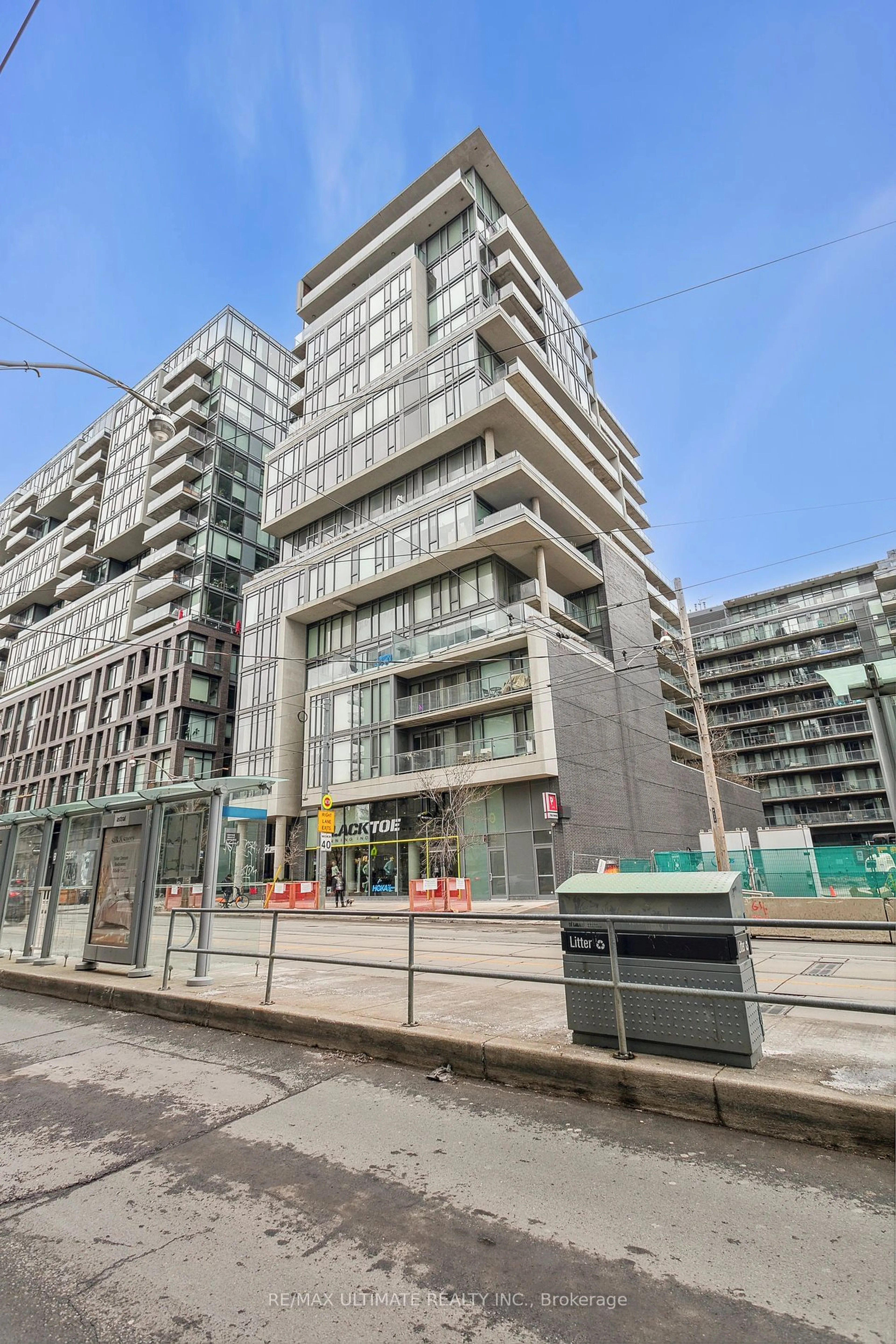 A pic from exterior of the house or condo for 95 Bathurst St #722, Toronto Ontario M5V 0H7