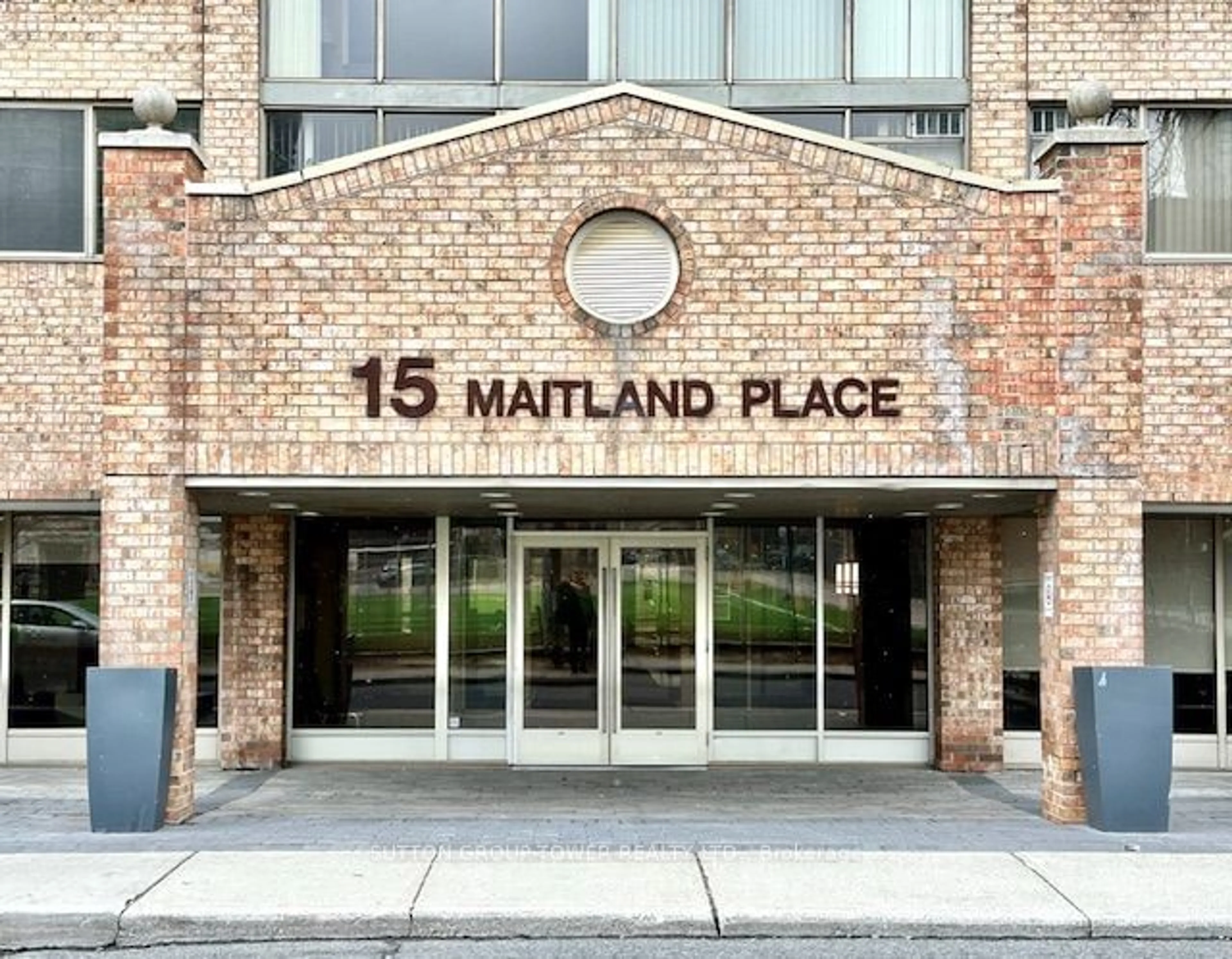 A pic from exterior of the house or condo for 15 Maitland Pl #612, Toronto Ontario M4Y 2X3
