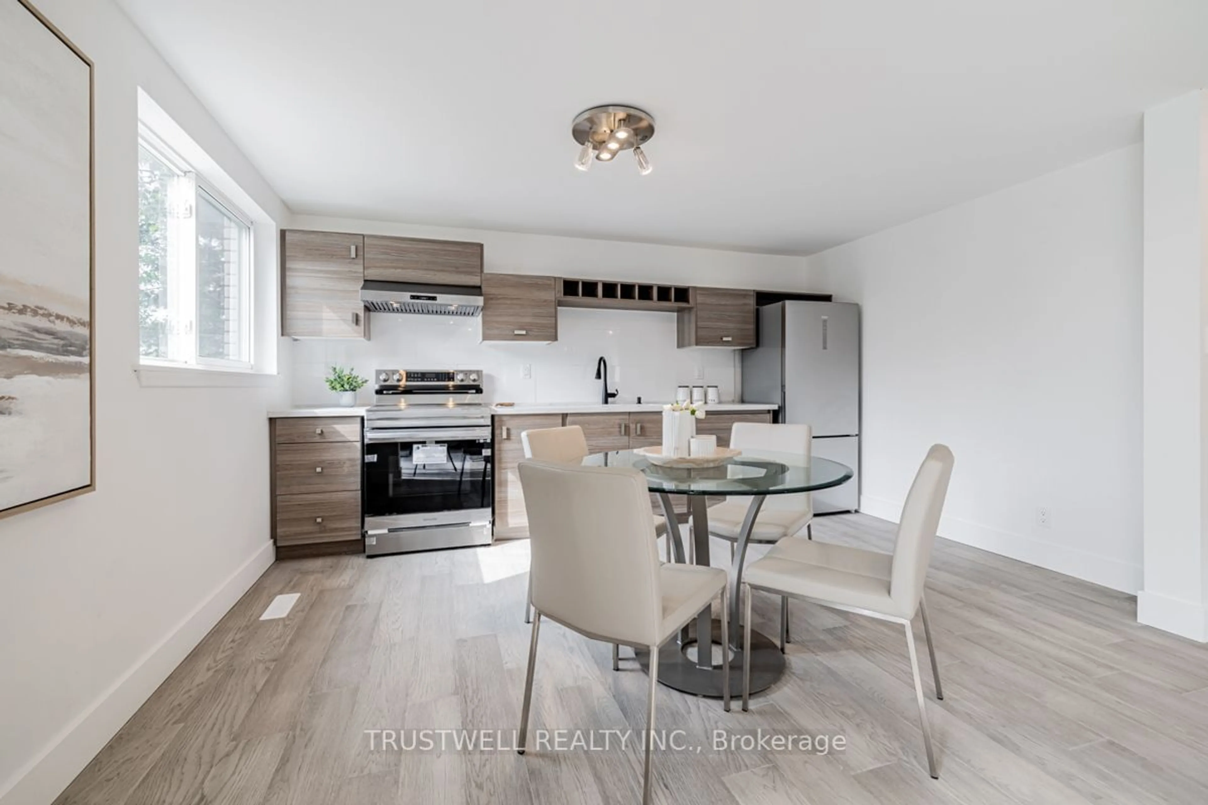 Contemporary kitchen for 66 Rameau Dr, Toronto Ontario M2H 1T7