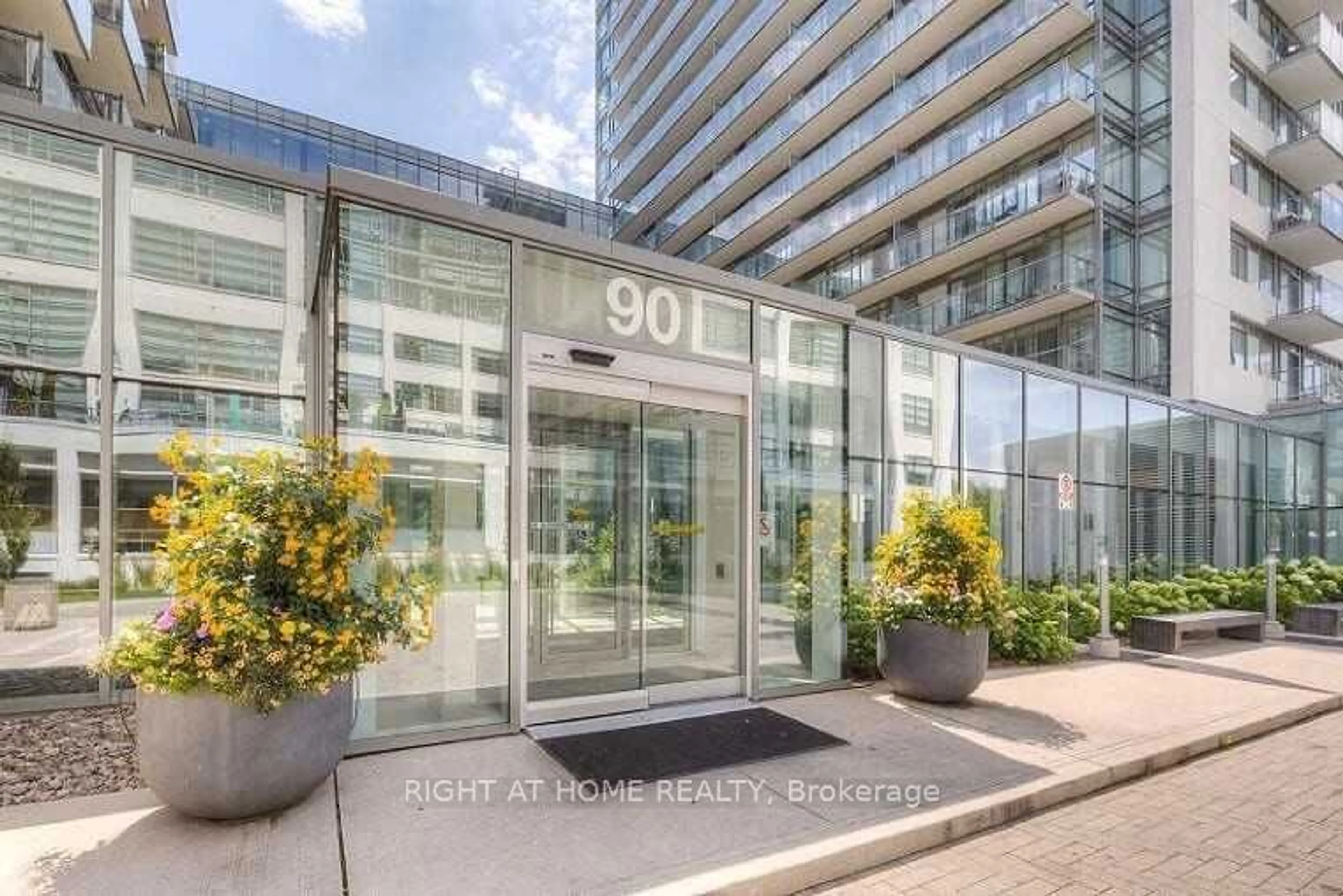 A pic from exterior of the house or condo for 90 Stadium Rd #829, Toronto Ontario M5V 3W5
