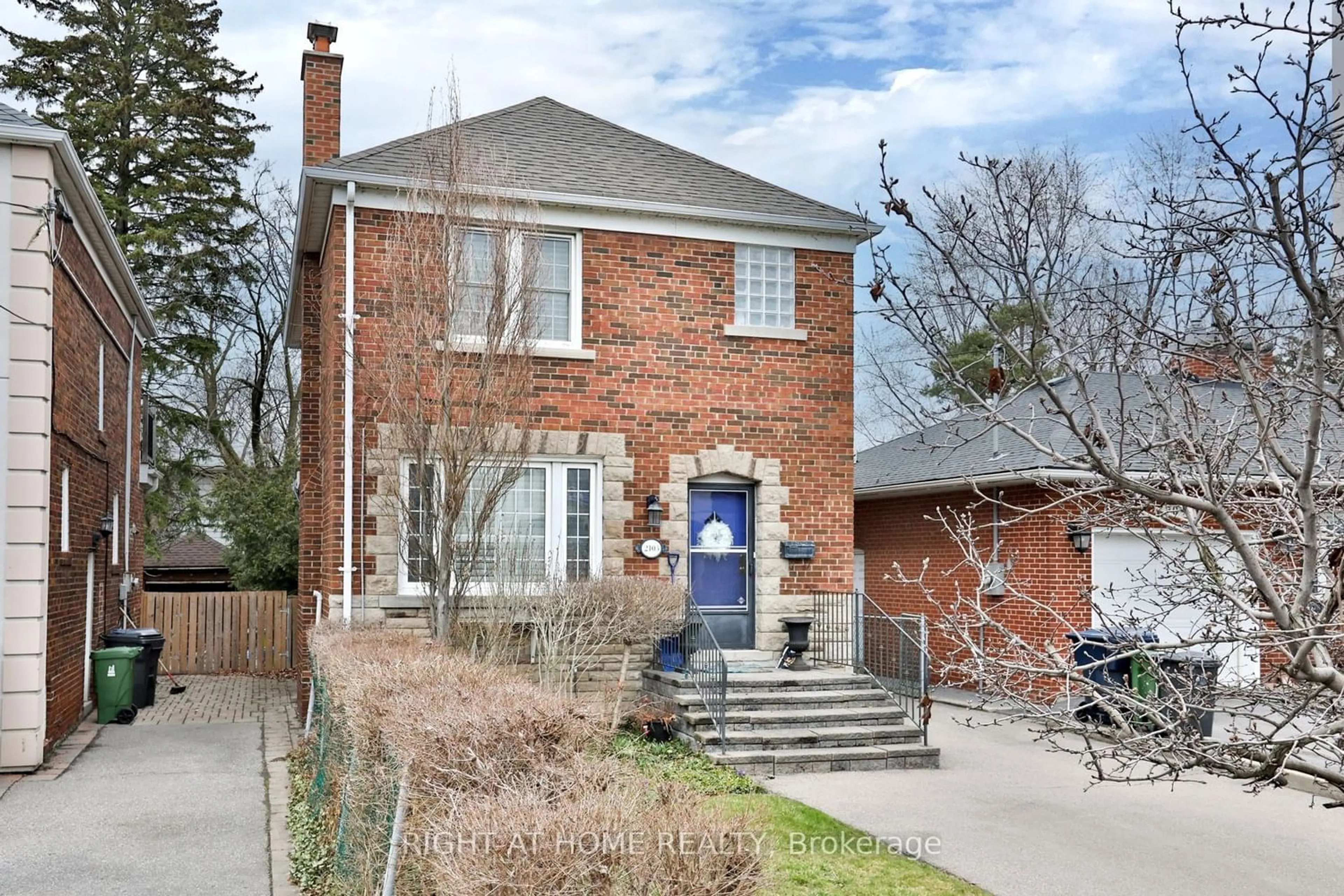 Home with brick exterior material for 2103 Avenue Rd, Toronto Ontario M5M 4A9
