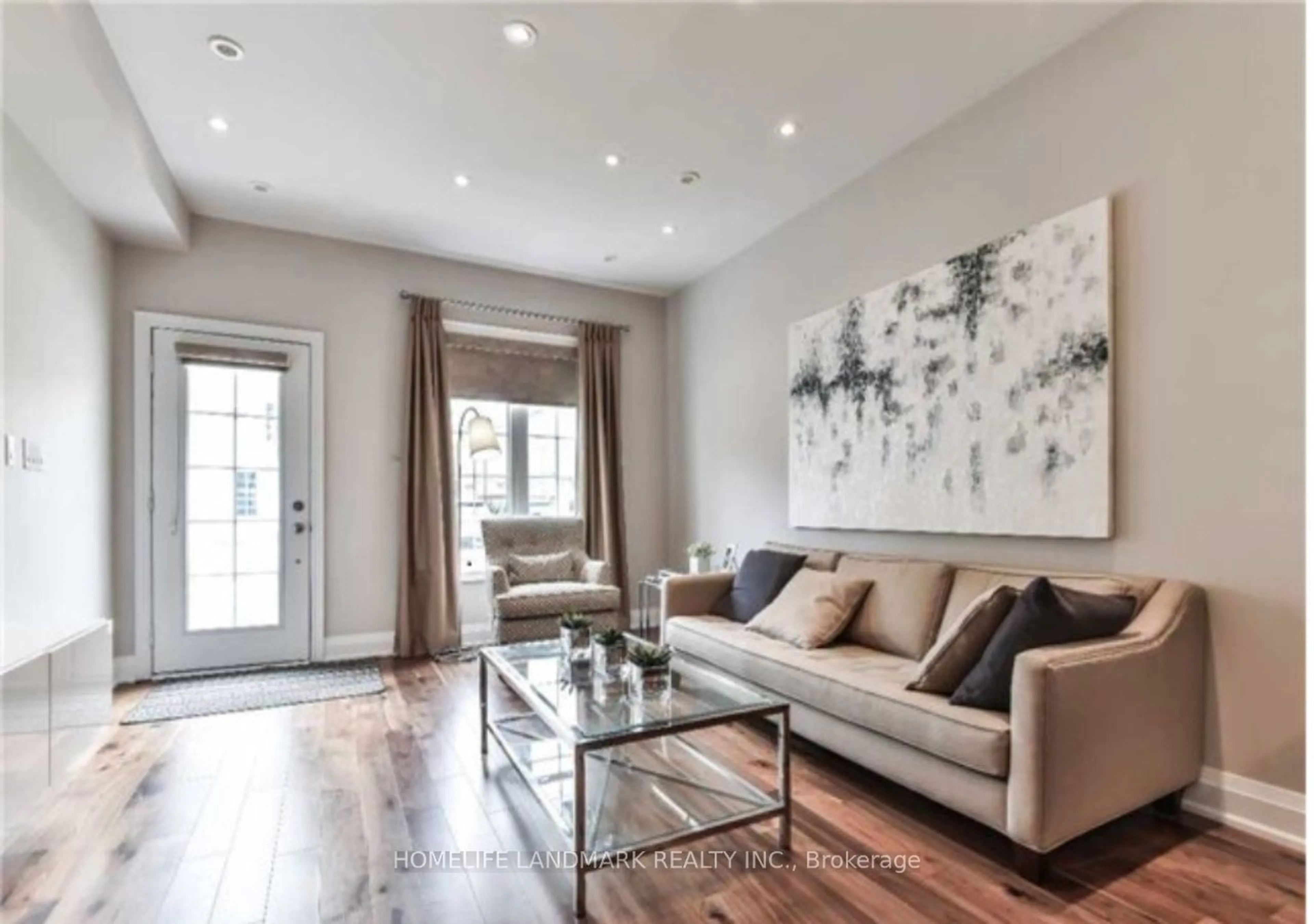 Living room for 65 Hargrave Lane, Toronto Ontario M4N 0A4