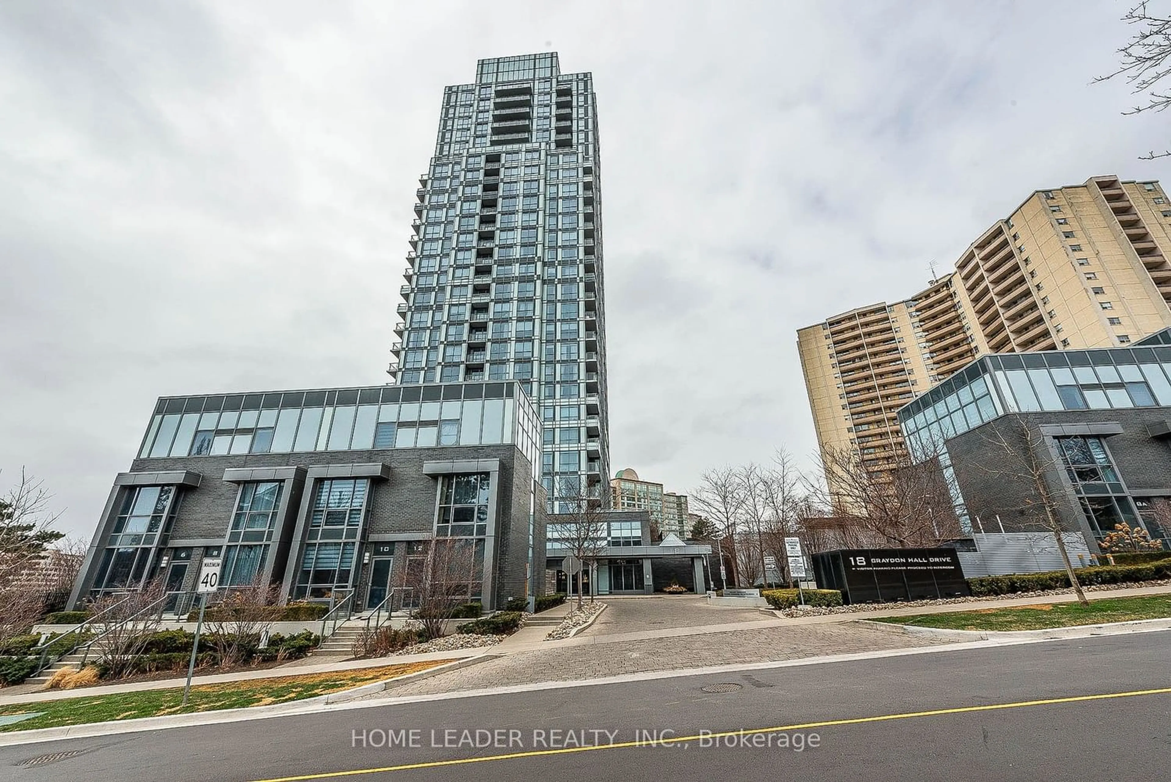 A pic from exterior of the house or condo for 18 Graydon Hall Dr #2004, Toronto Ontario M3A 0A4