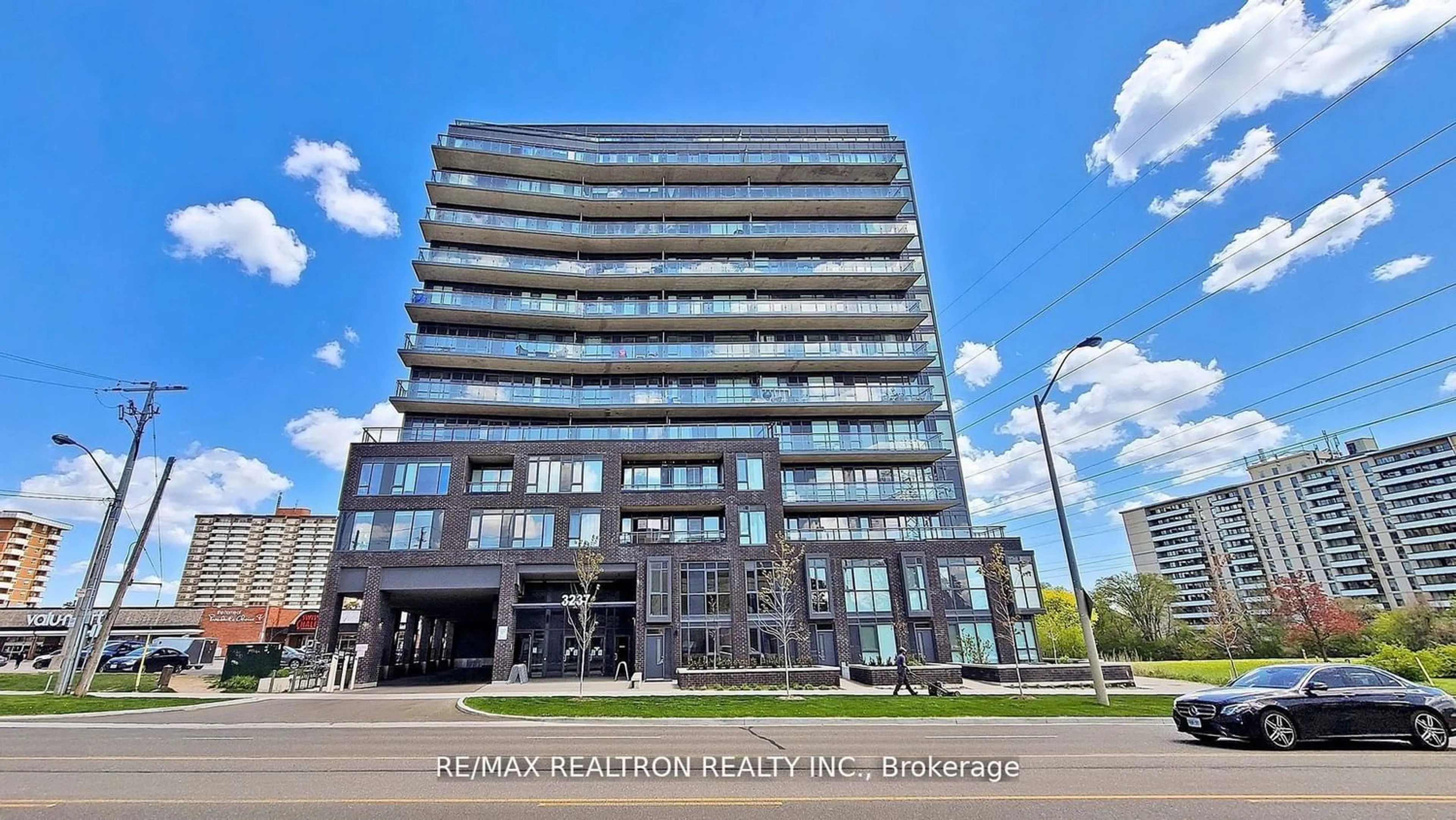 A pic from exterior of the house or condo for 3237 Bayview Ave #803, Toronto Ontario M2K 0G1