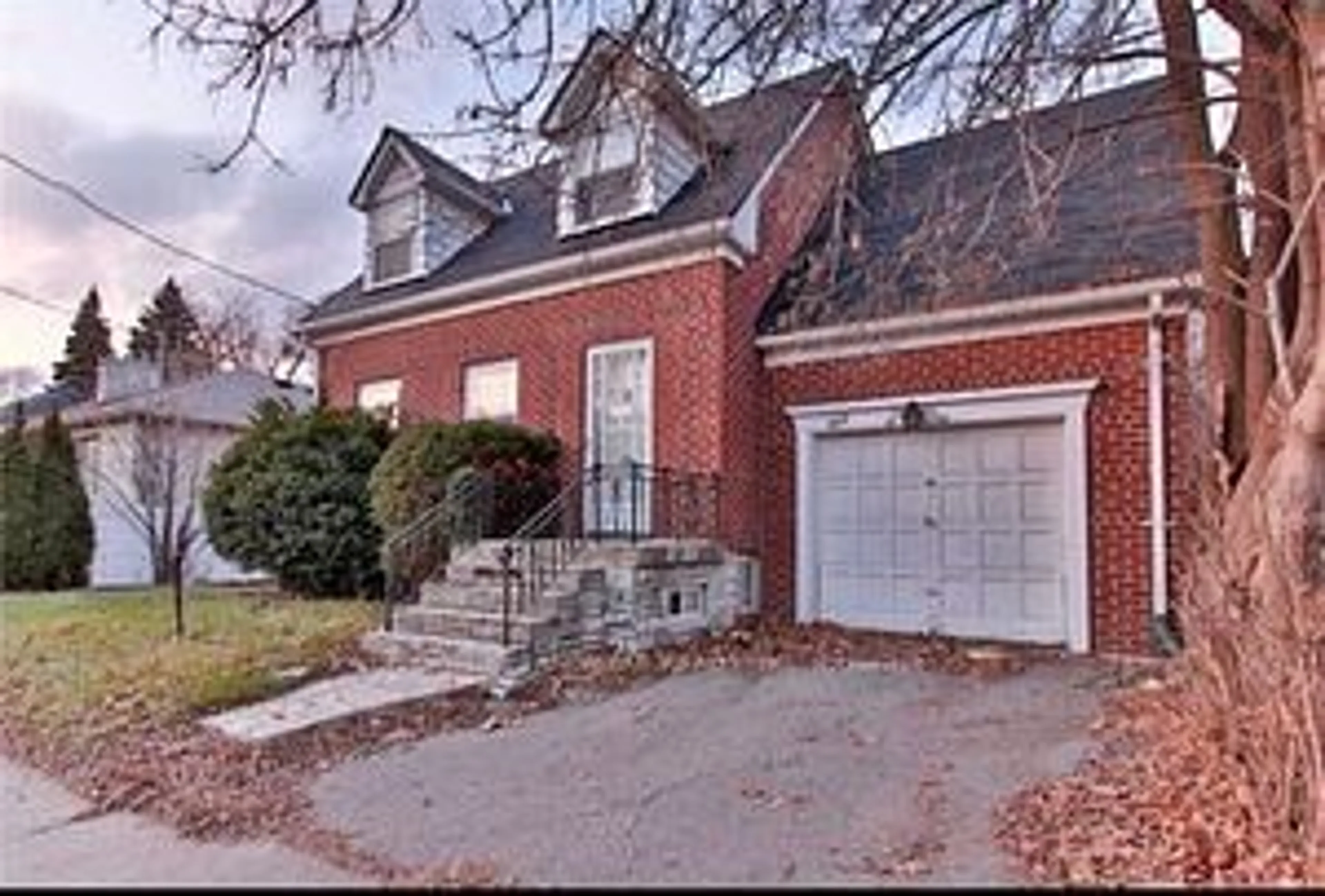 Home with brick exterior material for 362 Lawrence Ave, Toronto Ontario M5M 1B7