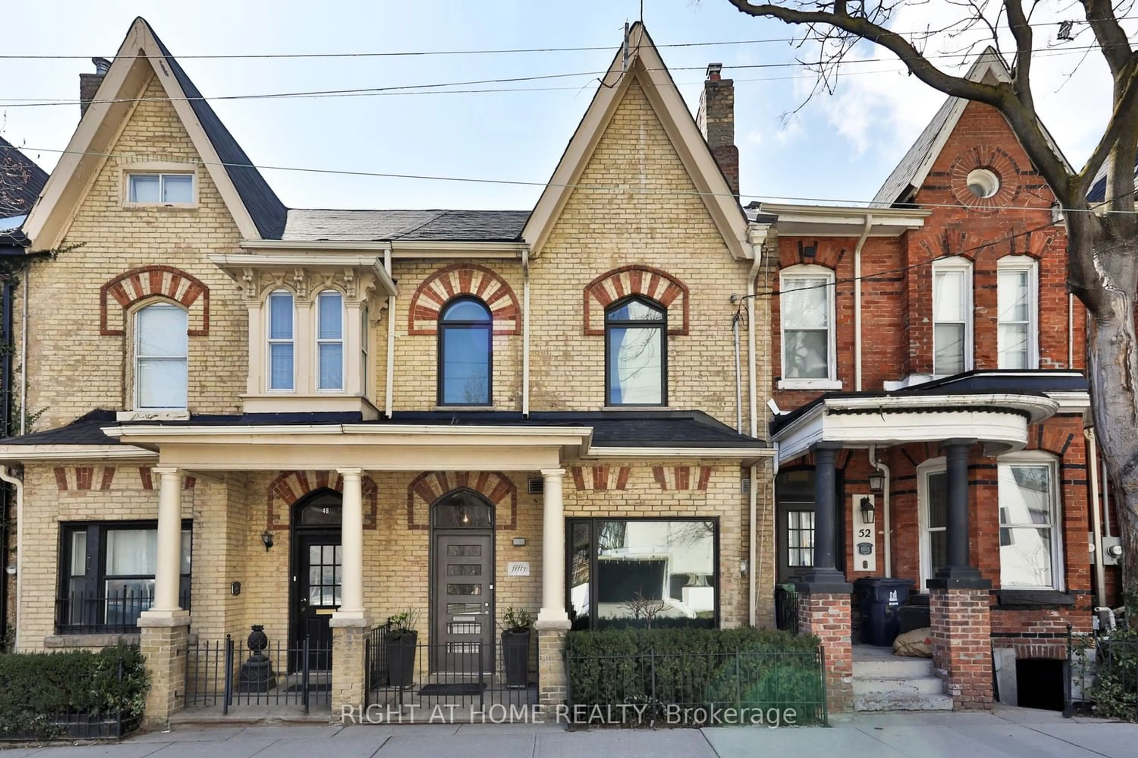 Home with brick exterior material for 50 Beverley St, Toronto Ontario M5T 1X9