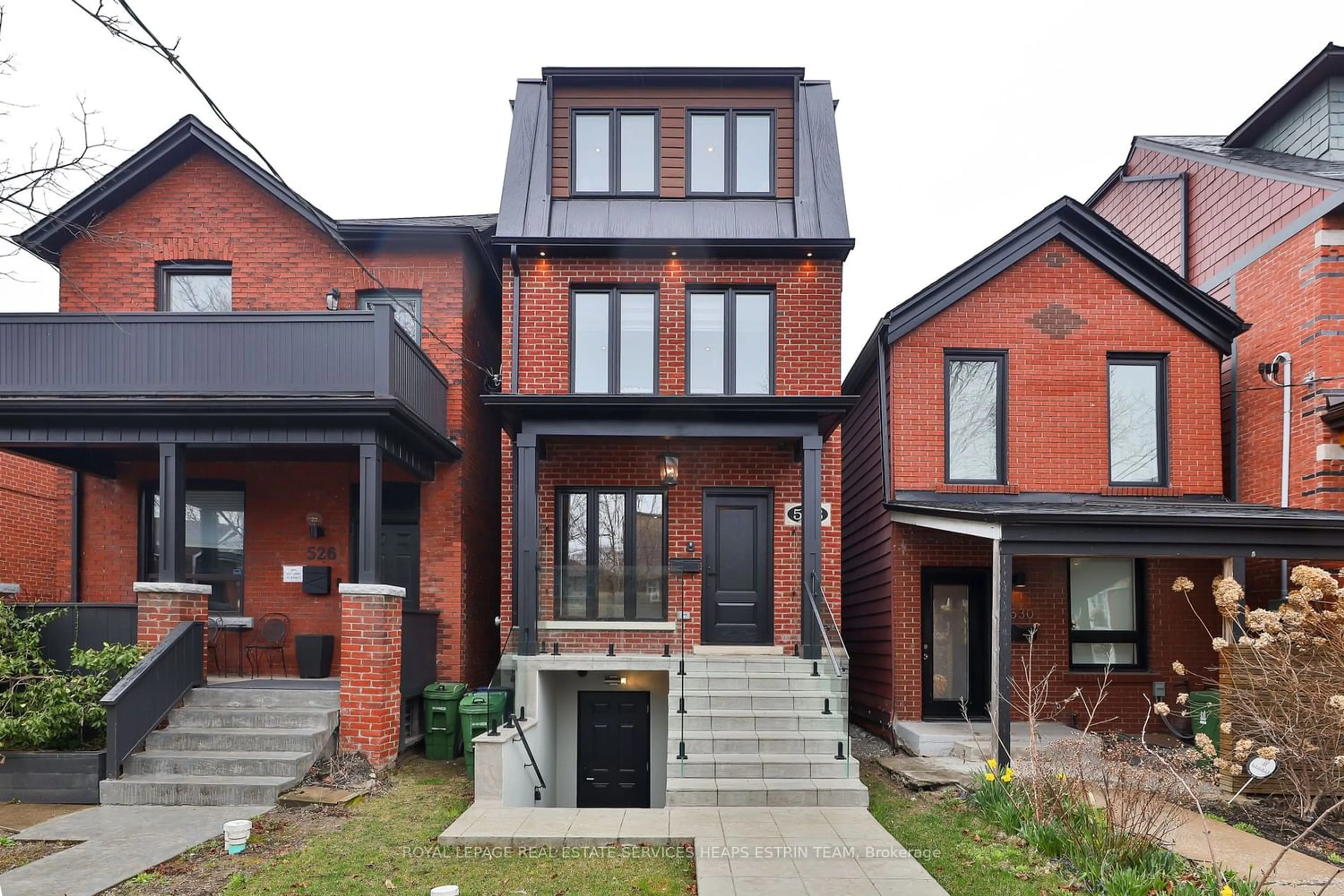 Home with brick exterior material for 528 Clinton St, Toronto Ontario M6G 2Z6
