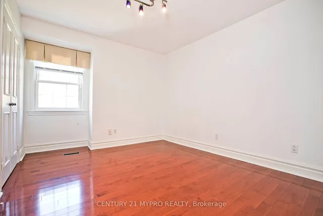 Additional property image - 9 Shady Oaks Cres