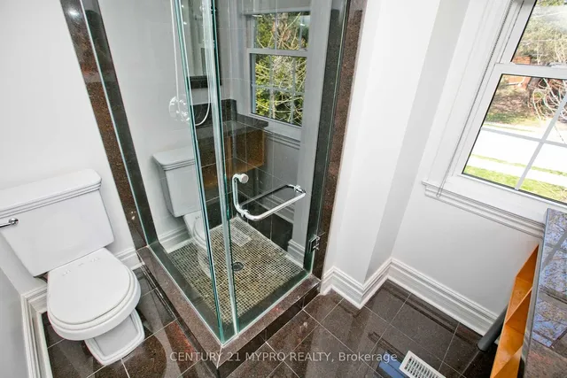 Additional property image - 9 Shady Oaks Cres