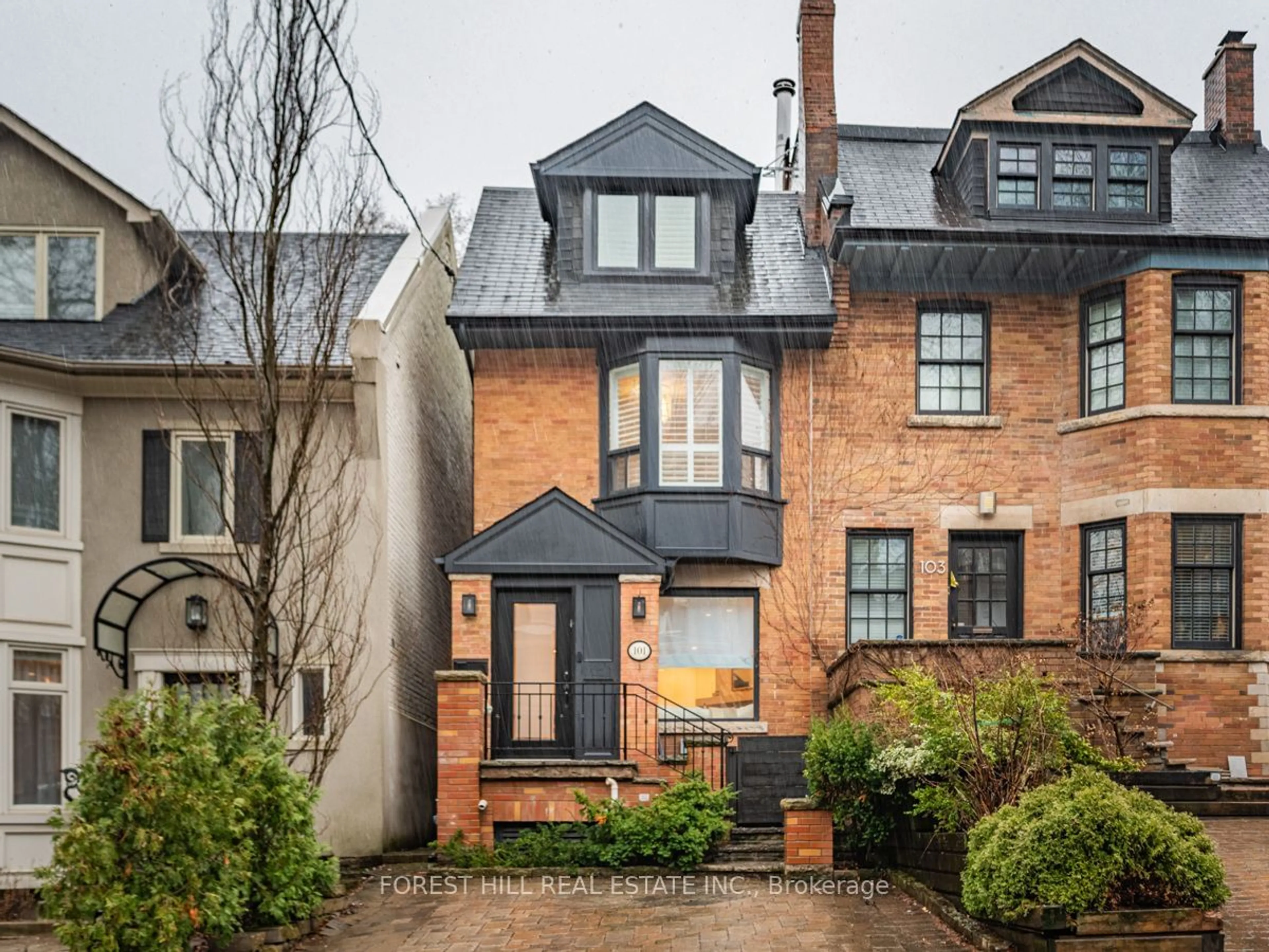 Frontside or backside of a home for 101 Balmoral Ave, Toronto Ontario M4V 3B9