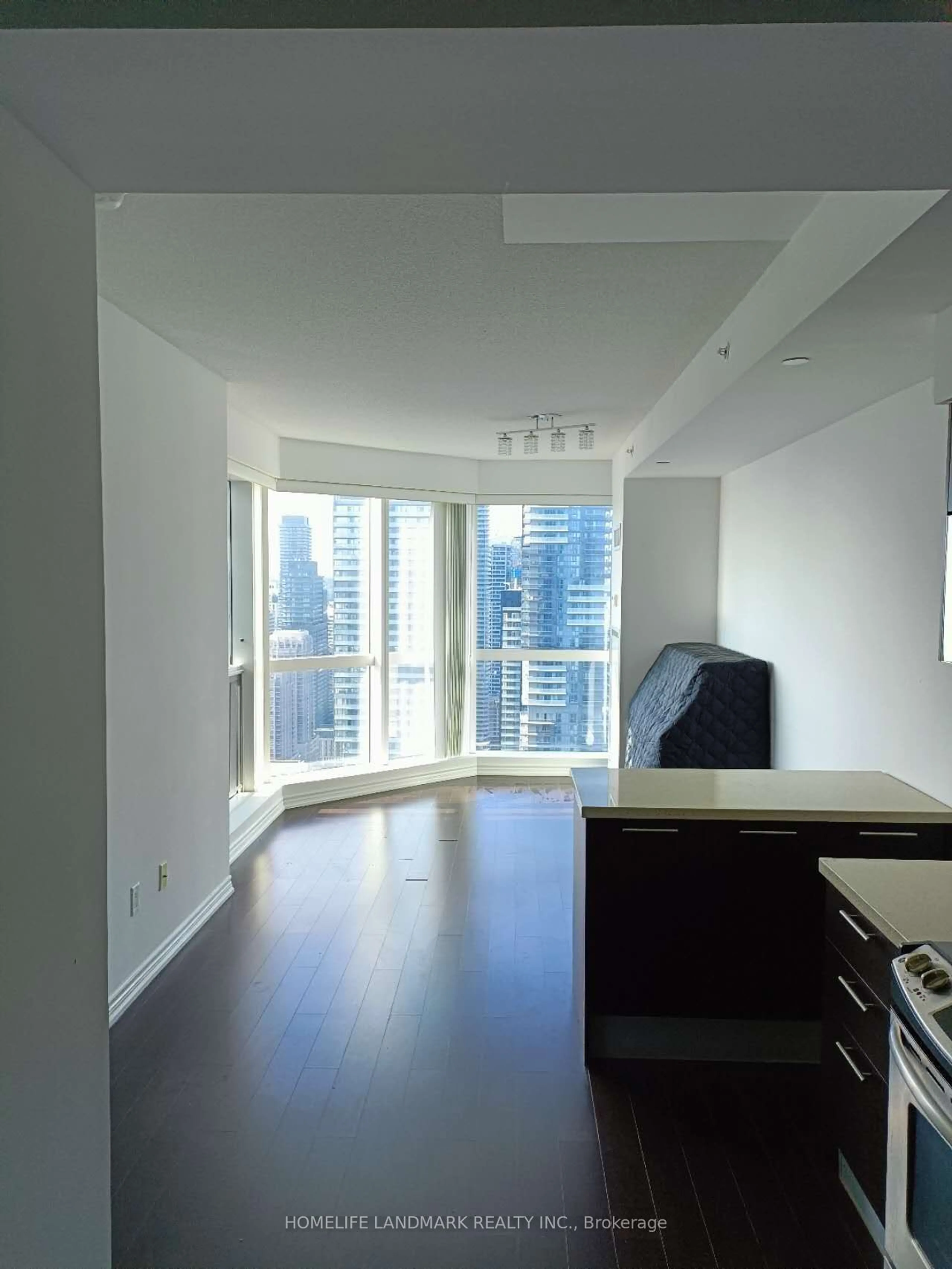 A pic of a room for 386 Yonge St #4616, Toronto Ontario M5B 0A5