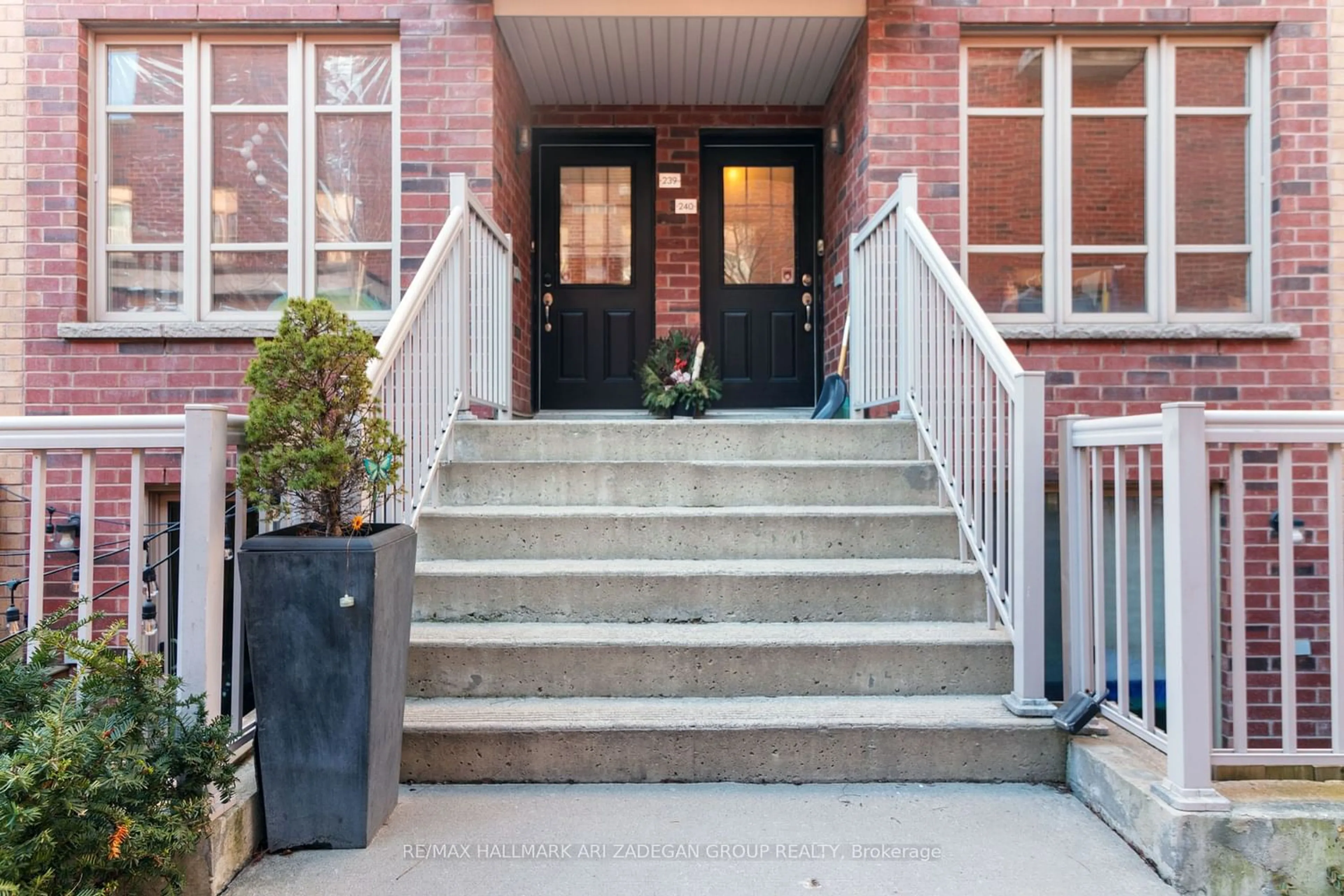 A pic from exterior of the house or condo for 21 Ruttan St #239, Toronto Ontario M6P 0A1