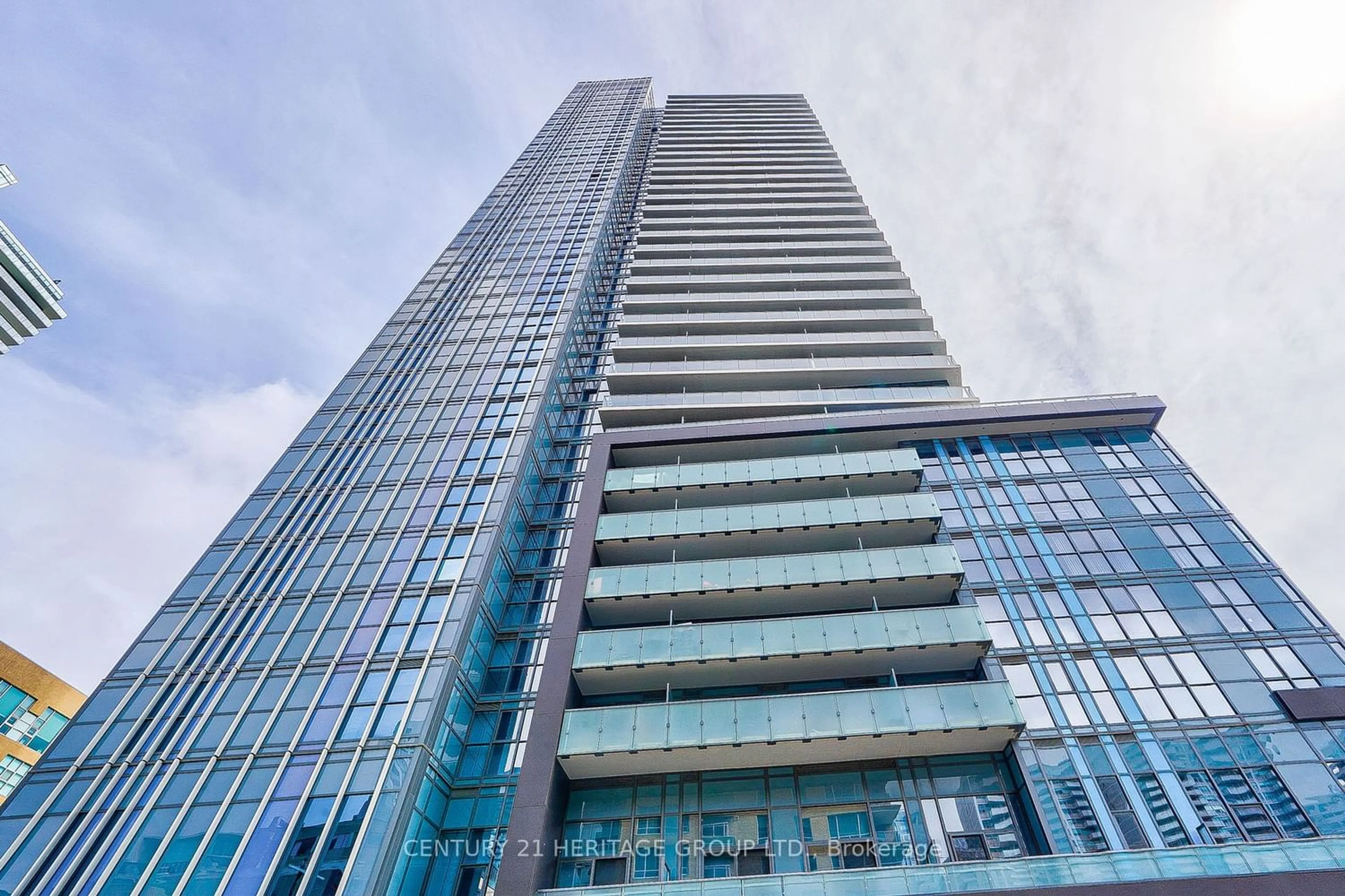 A pic from exterior of the house or condo for 125 Redpath Ave #804, Toronto Ontario M4S 0B5