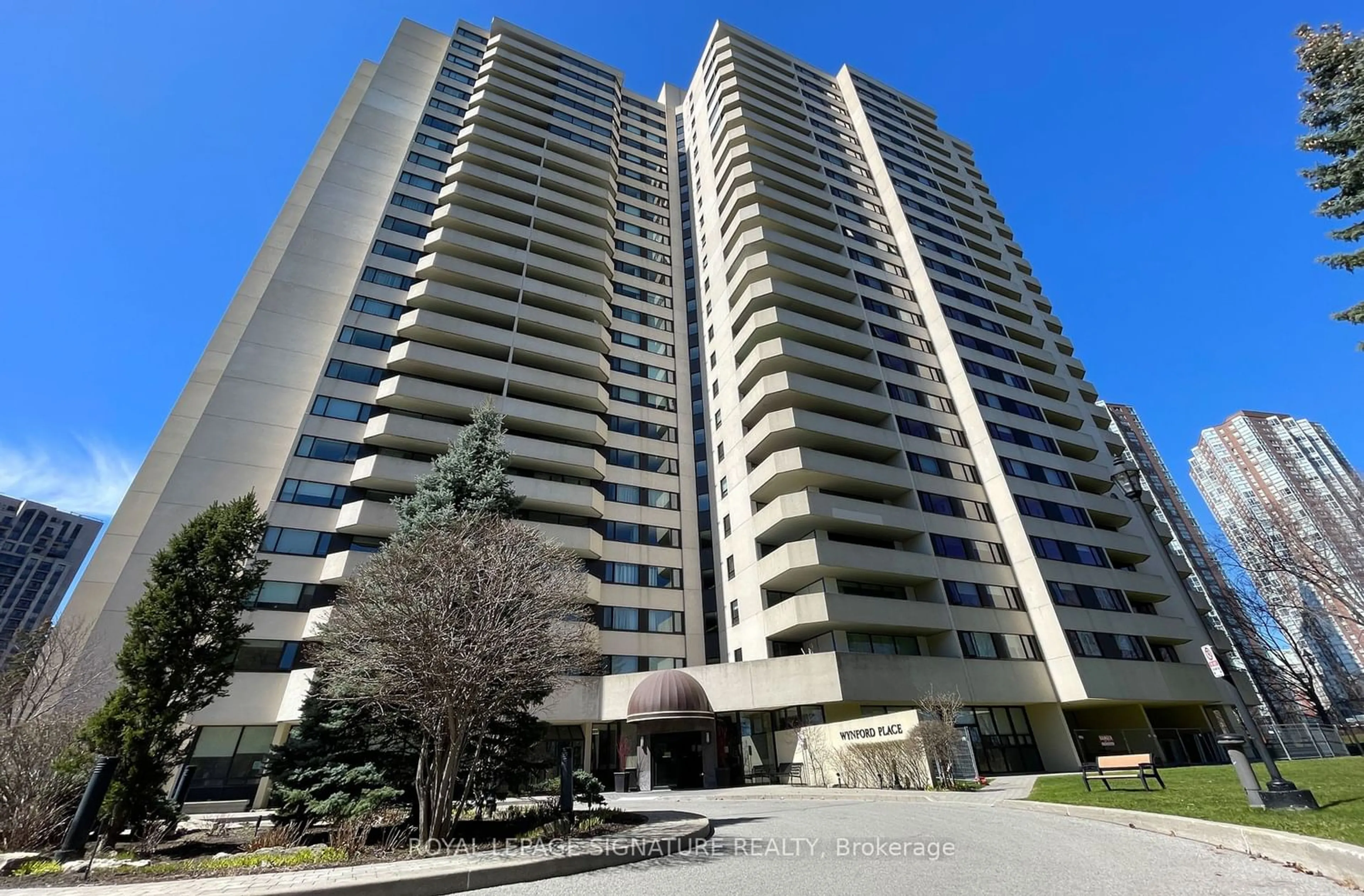 A pic from exterior of the house or condo for 75 Wynford Hts Cres #2005, Toronto Ontario M3C 3H9
